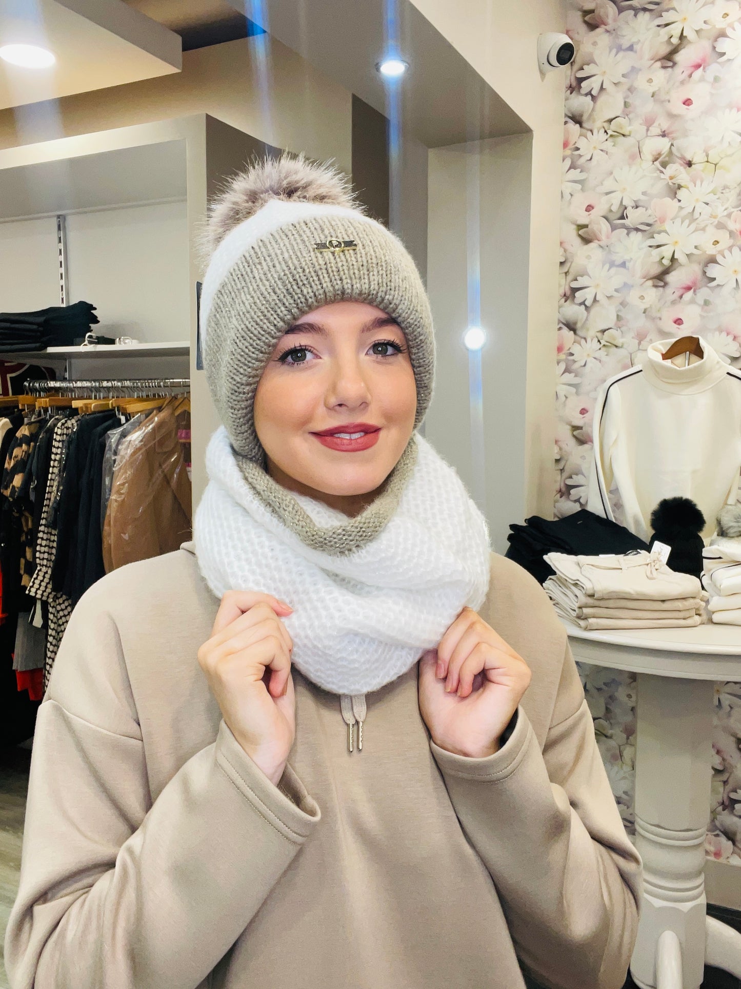ANDREA CREAM HAT SET