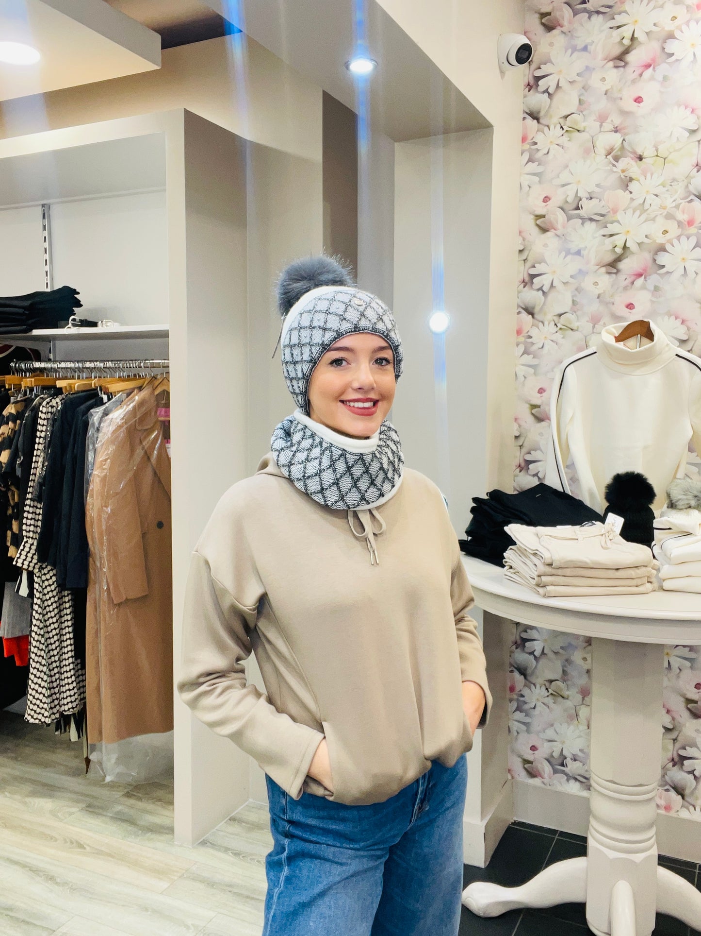 JULIA WHITE HAT SET