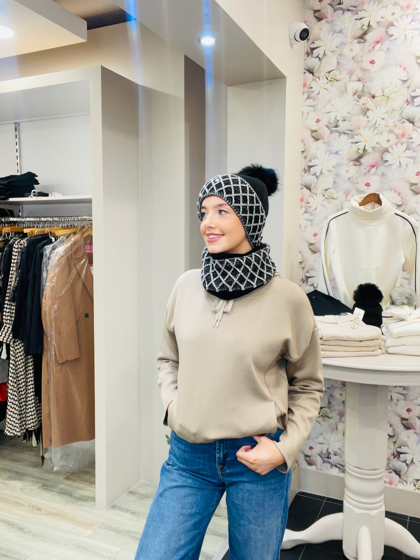 JULIA BLACK HAT SET