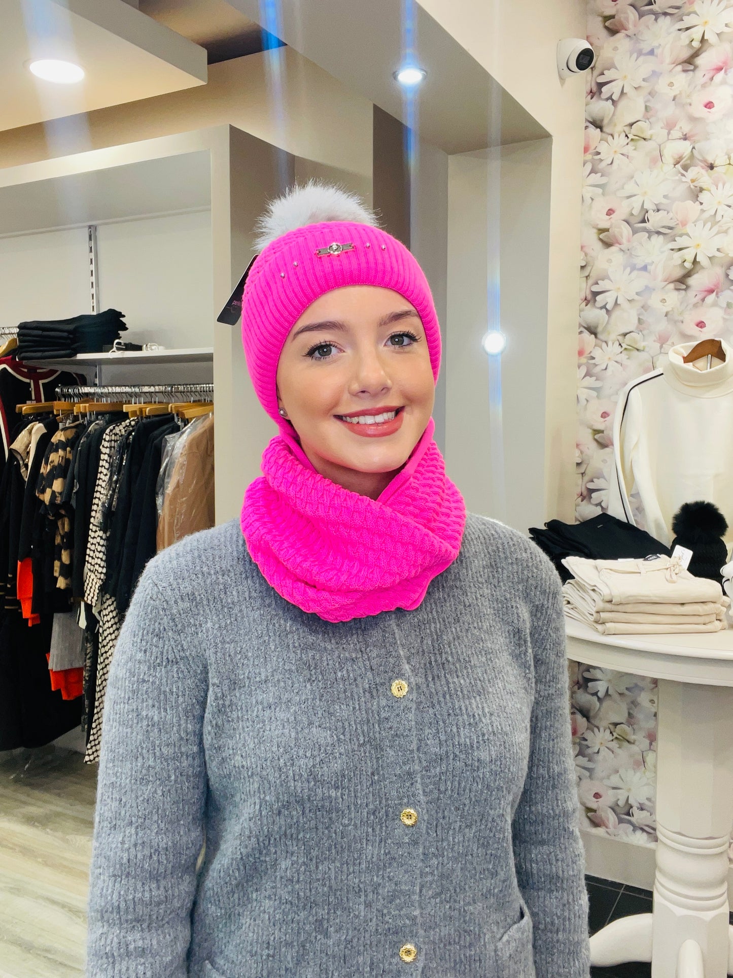 FRANIA BRIGHT PINK HAT SET