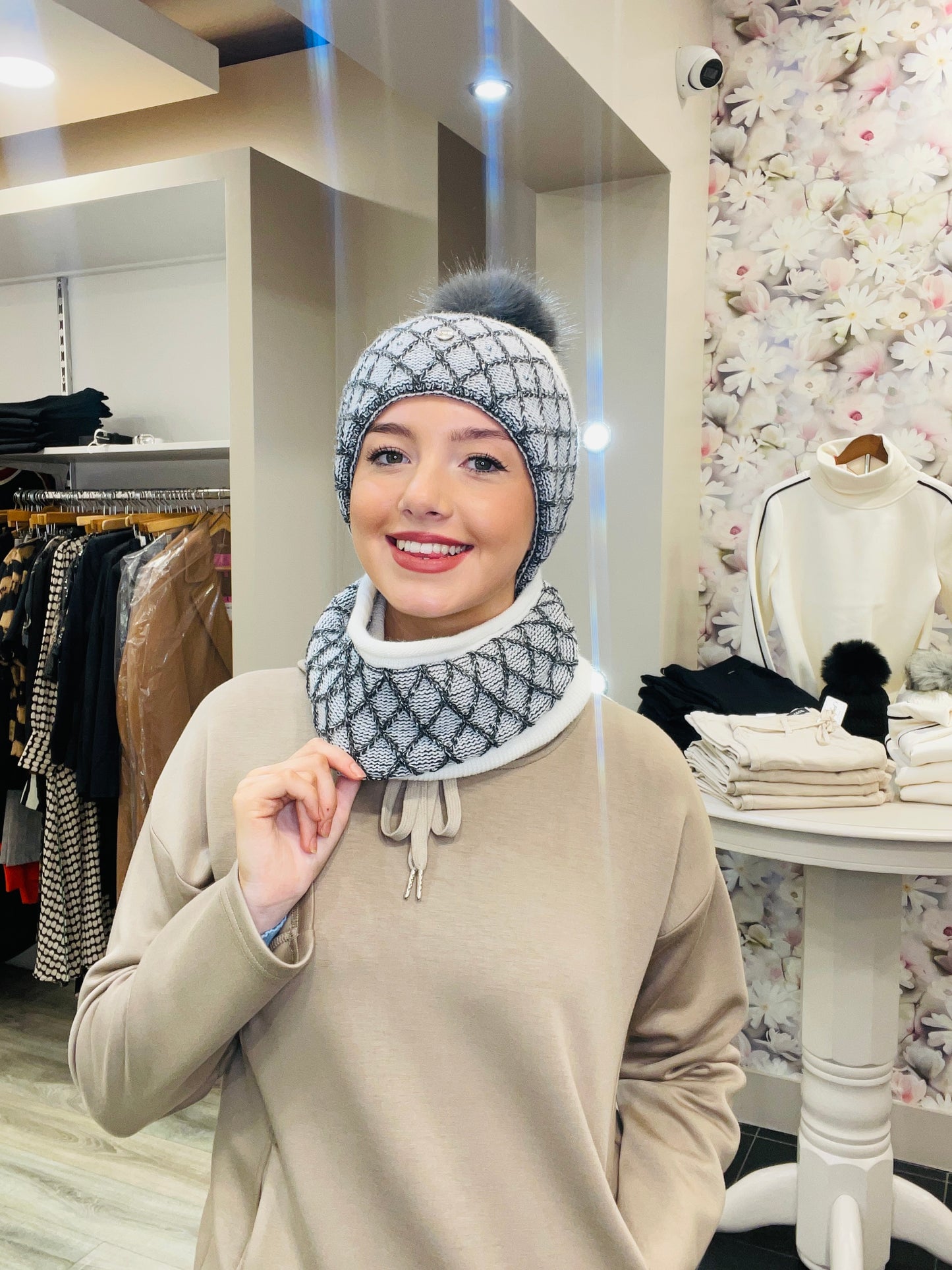 JULIA WHITE HAT SET