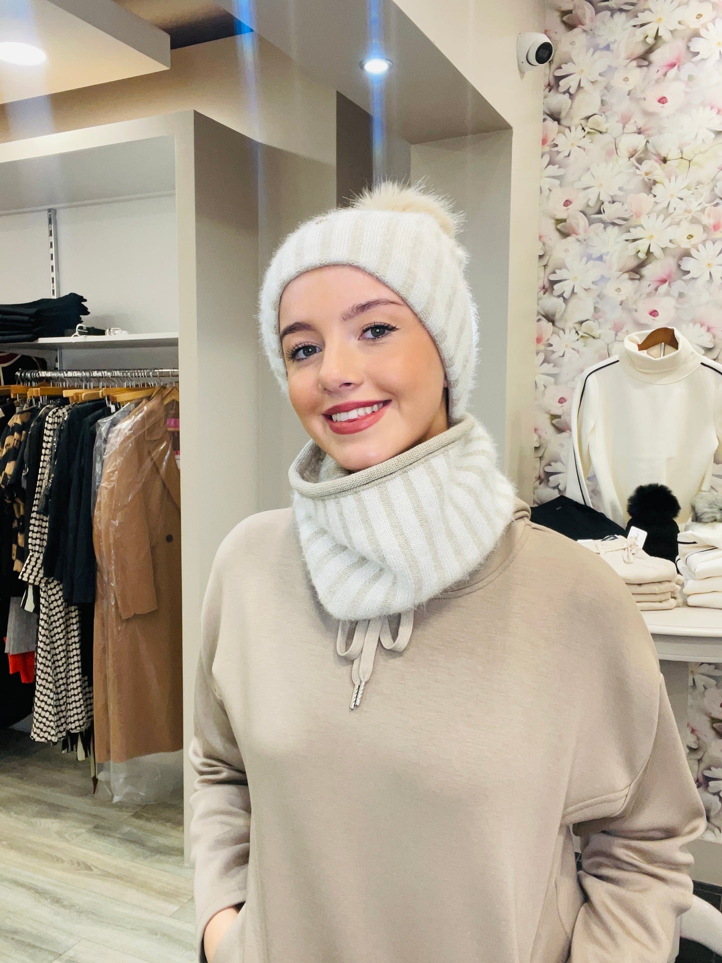 KARINA CREAM HAT SET