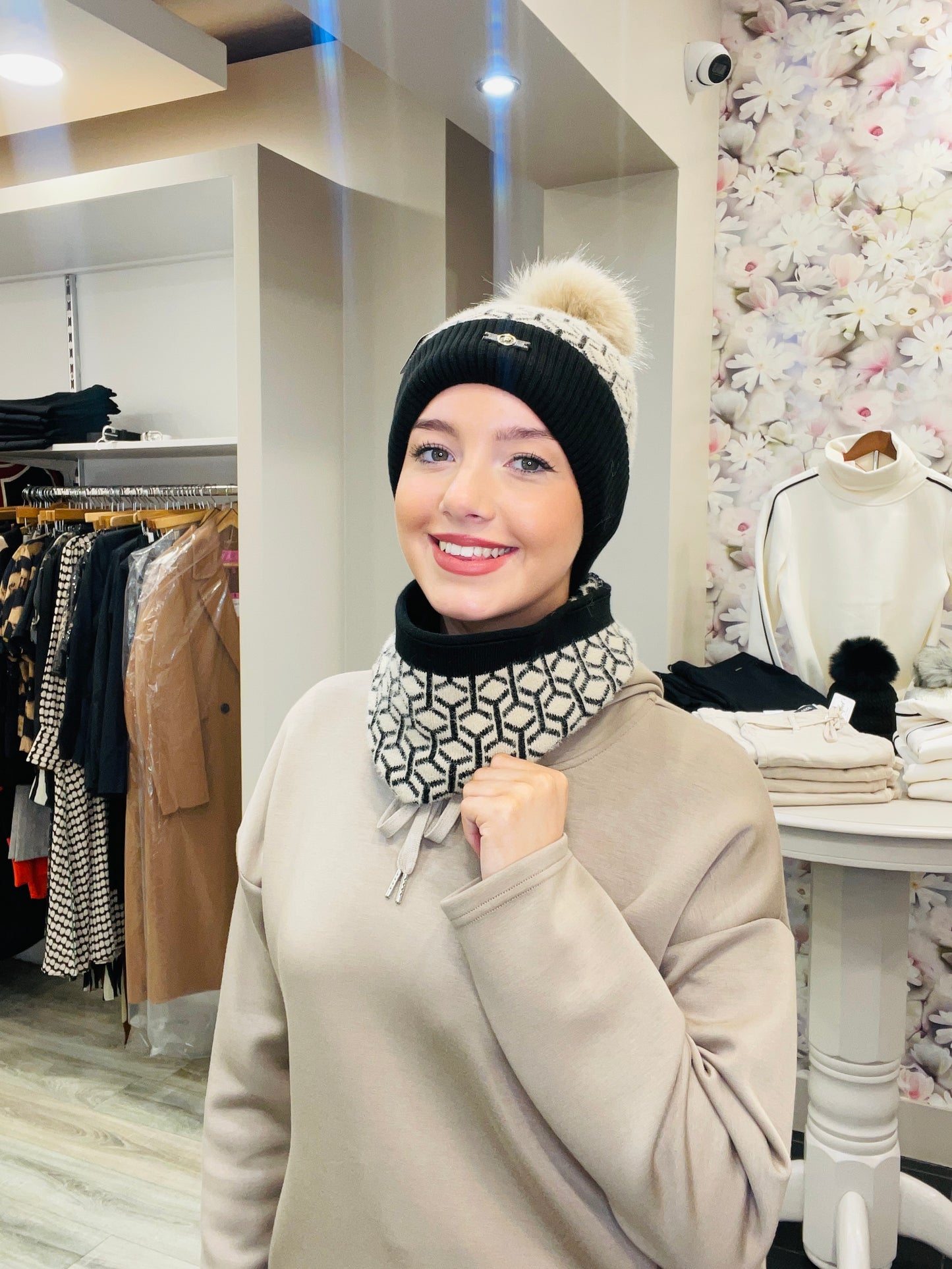 MARIA BEIGE HAT SET