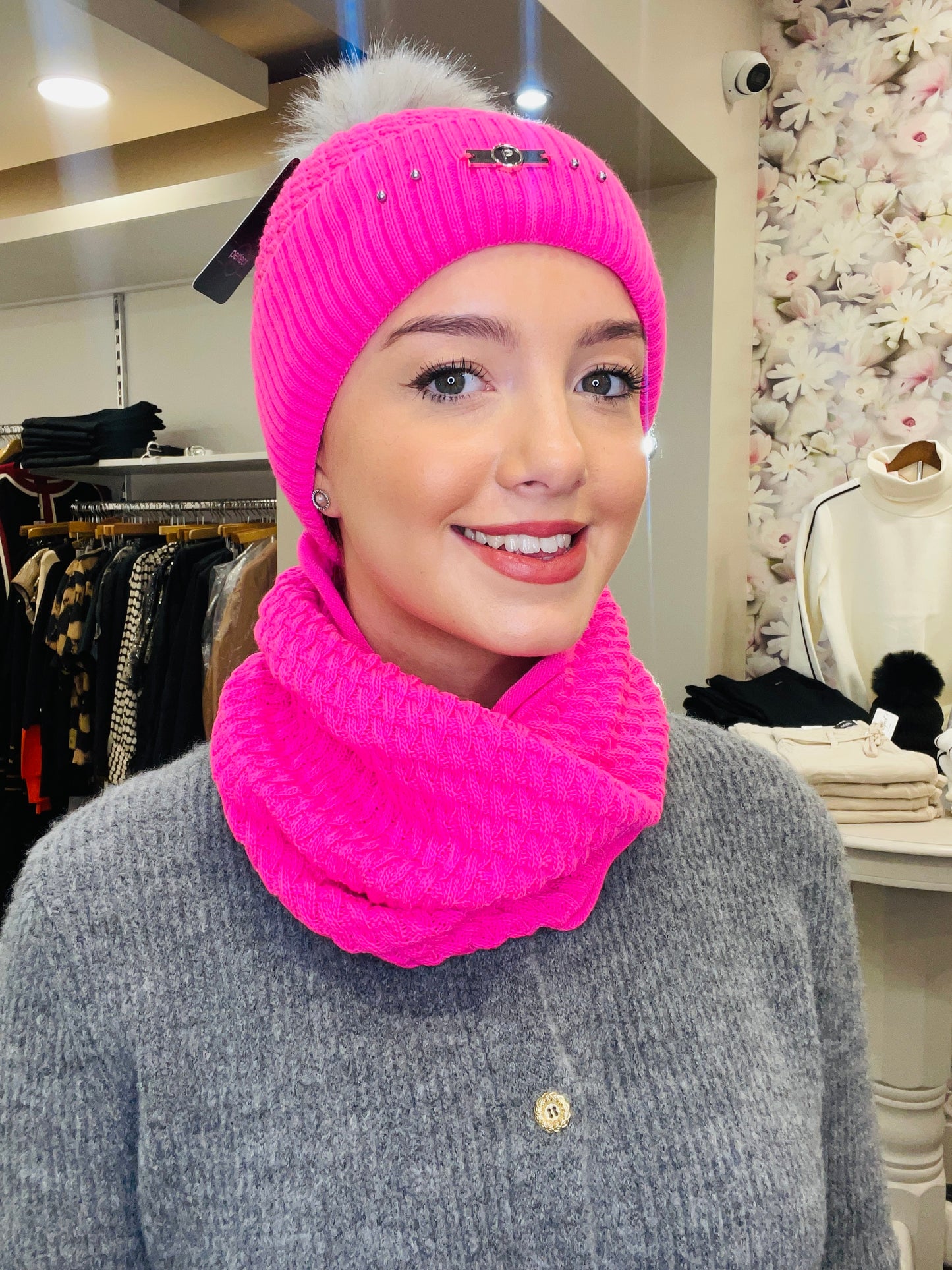 FRANIA BRIGHT PINK HAT SET