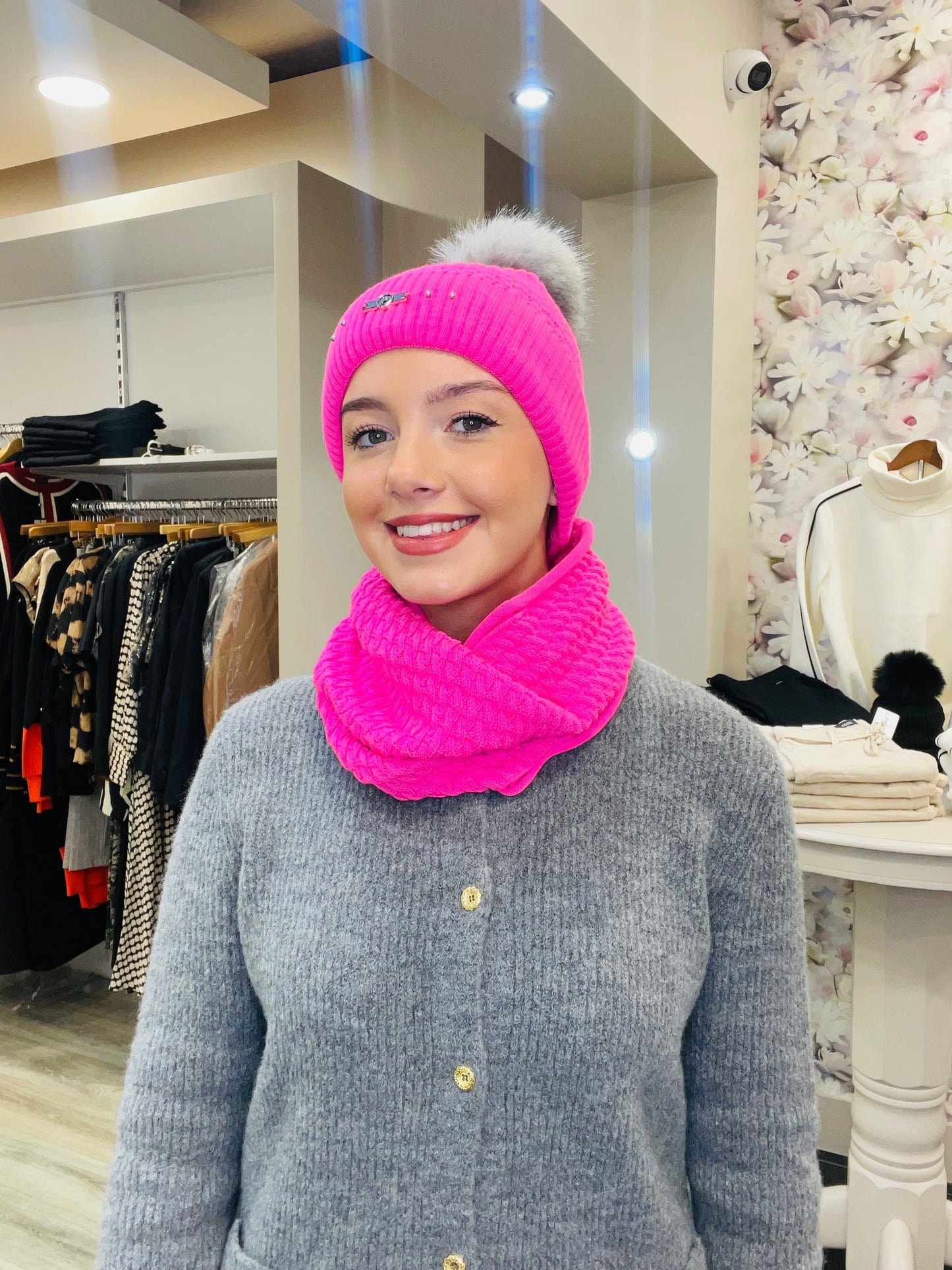 FRANIA BRIGHT PINK HAT SET