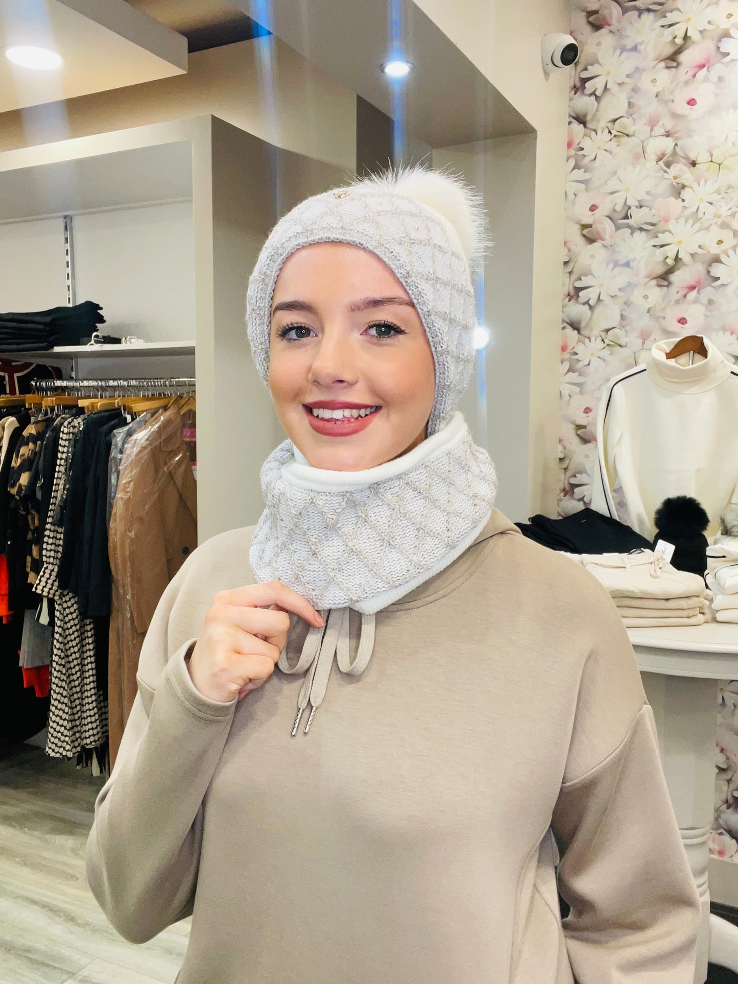 JULIA CREAM HAT SET