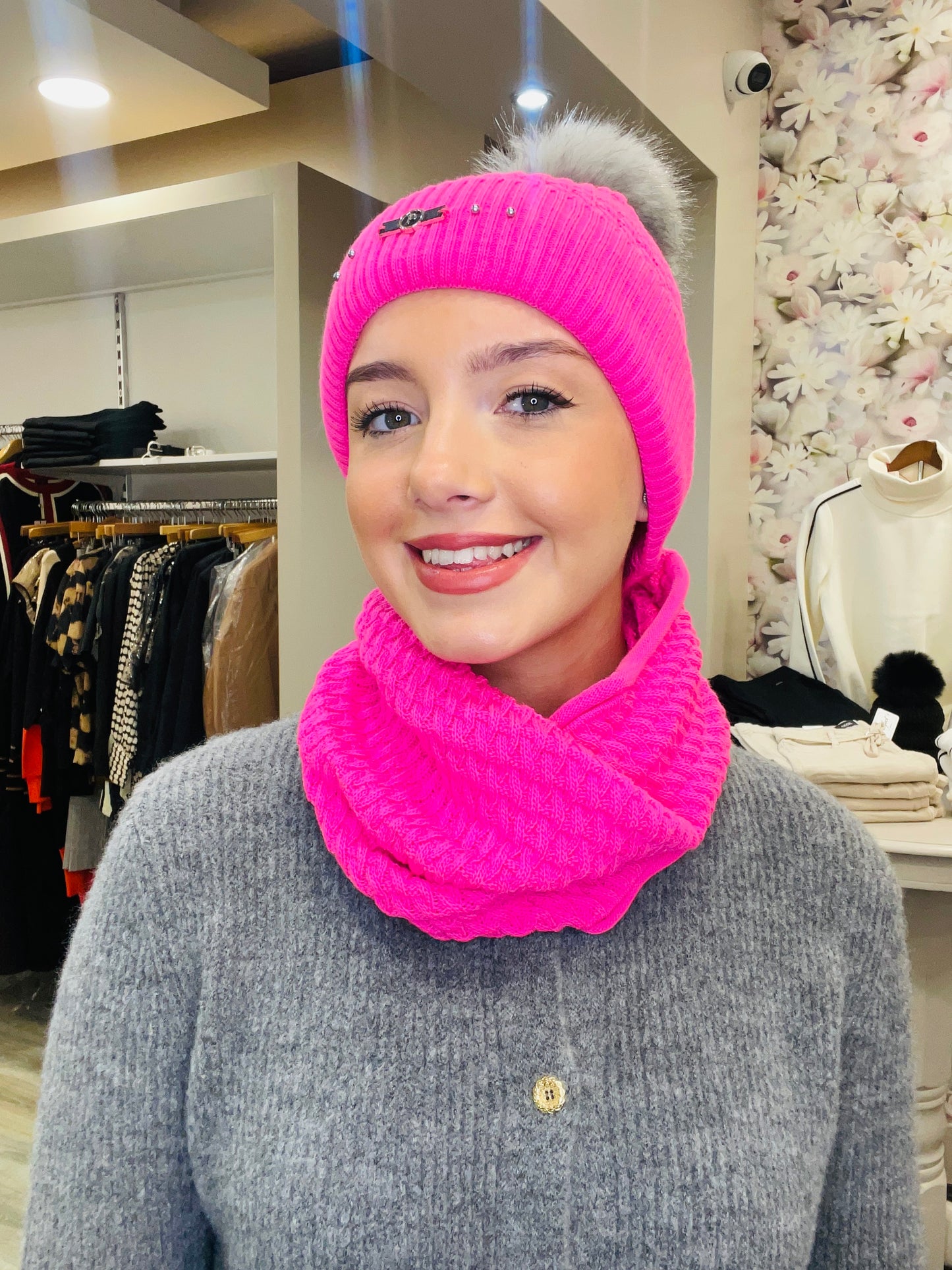 FRANIA BRIGHT PINK HAT SET