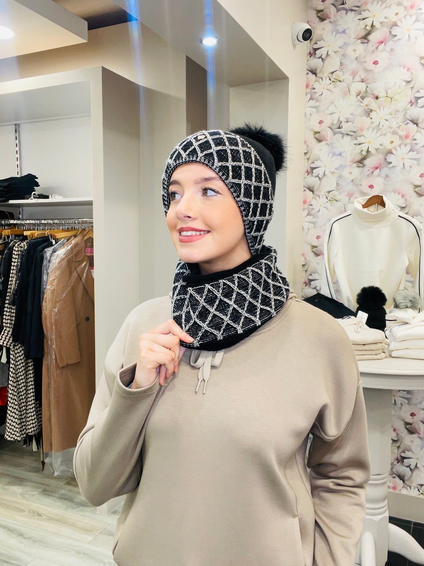 JULIA BLACK HAT SET