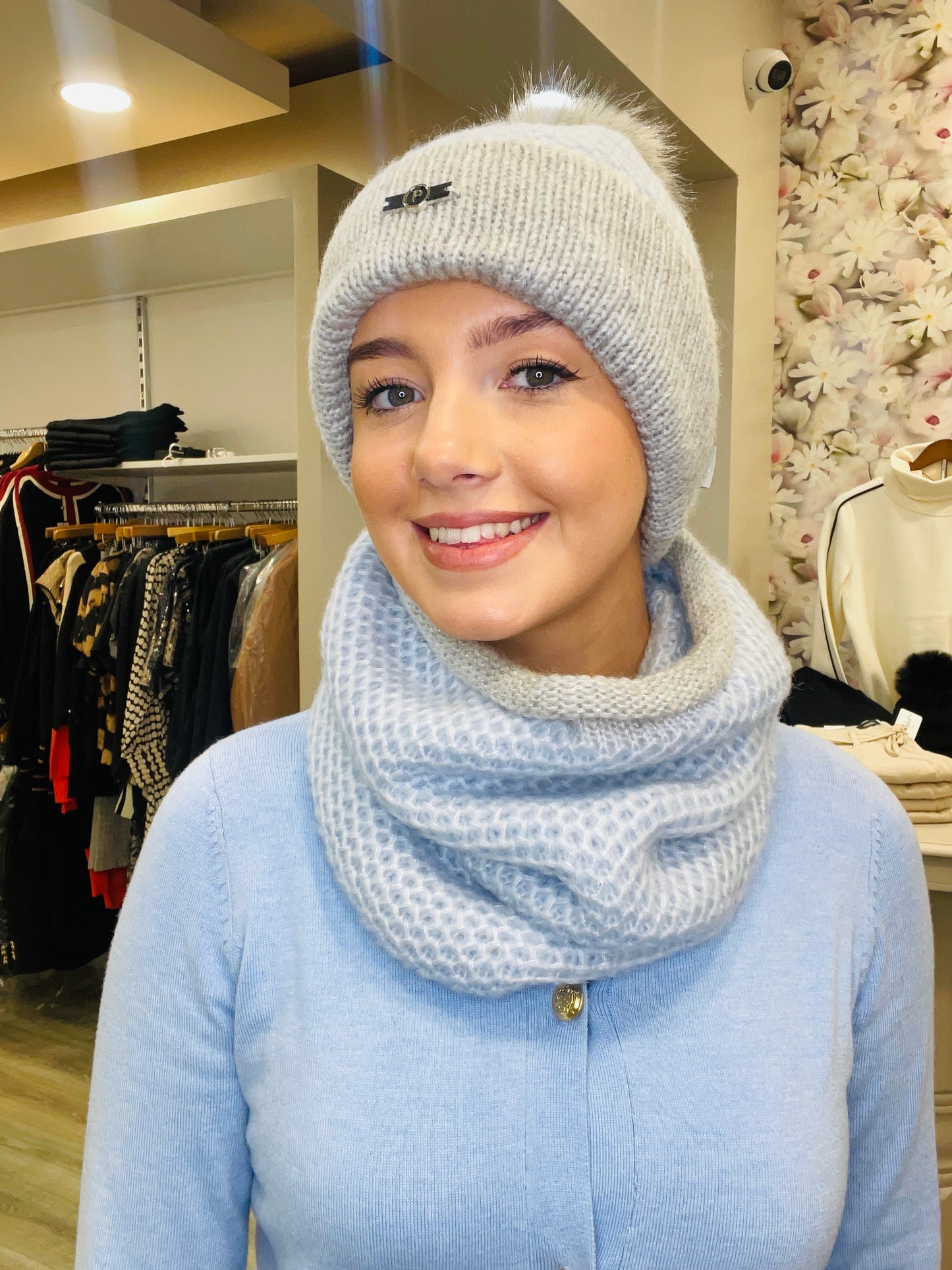 ANDREA BLUE HAT SET