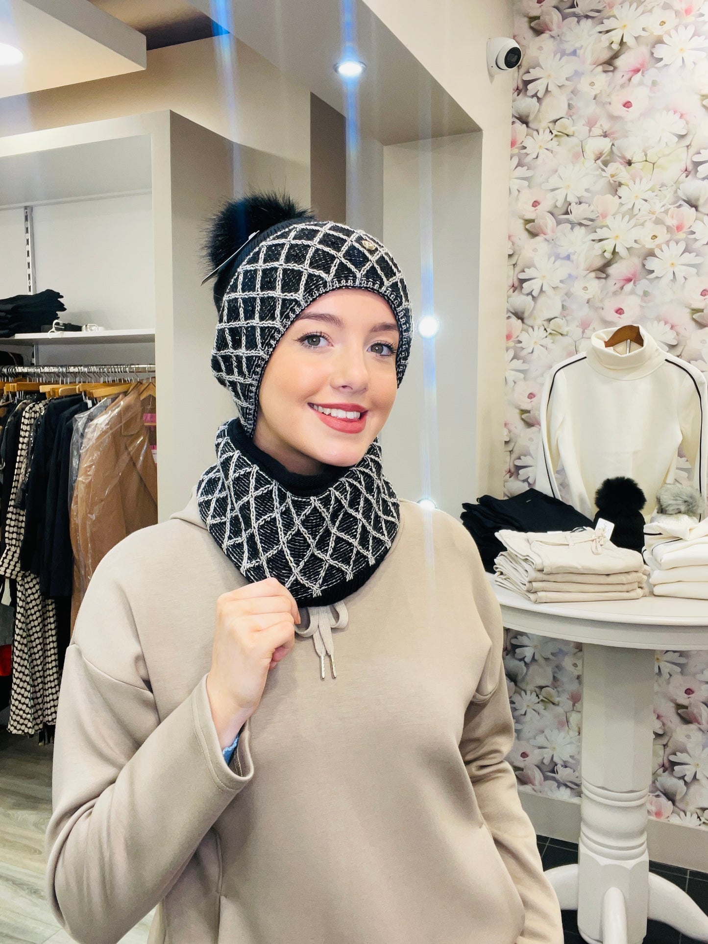 JULIA BLACK HAT SET