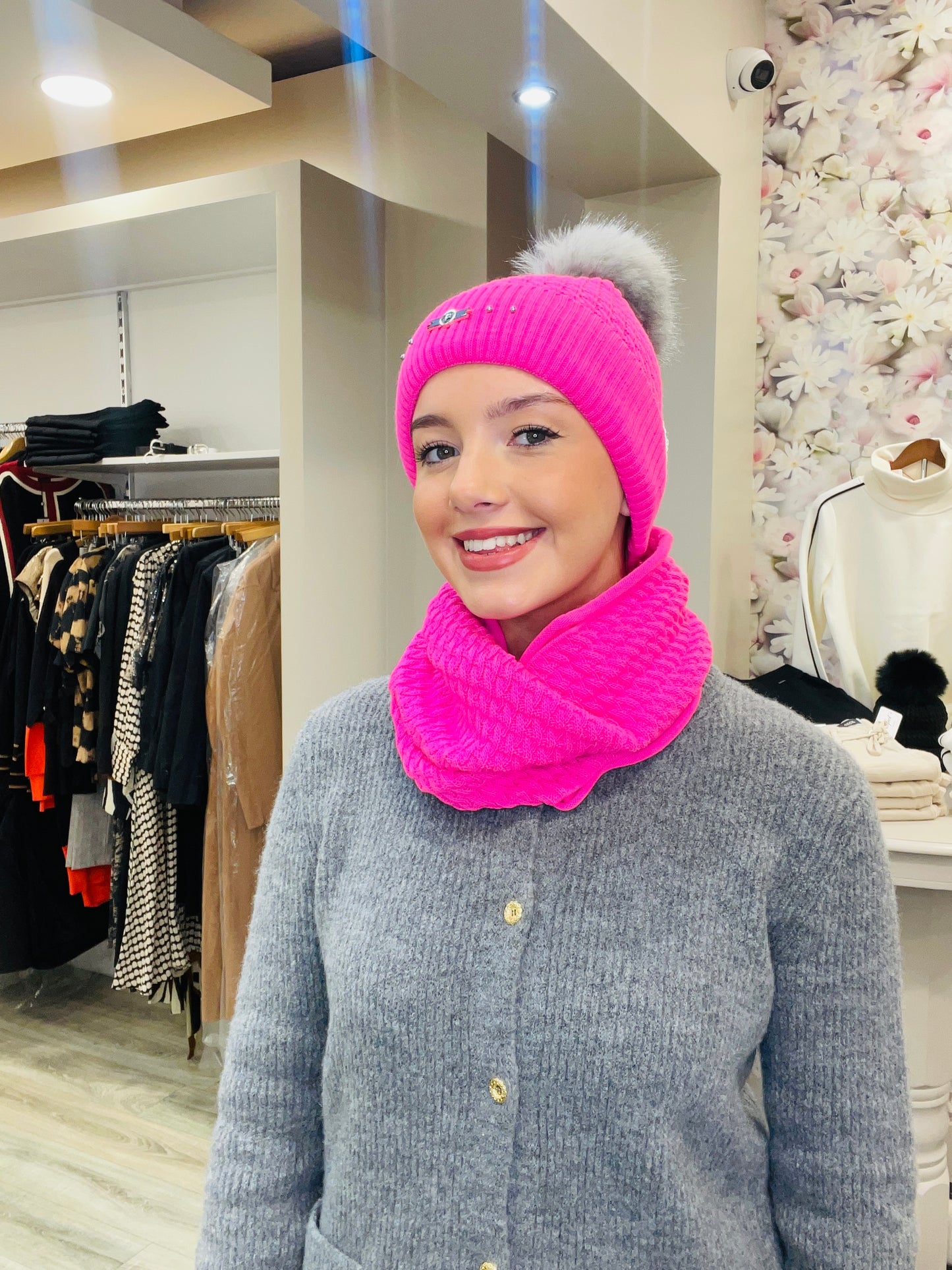 FRANIA BRIGHT PINK HAT SET