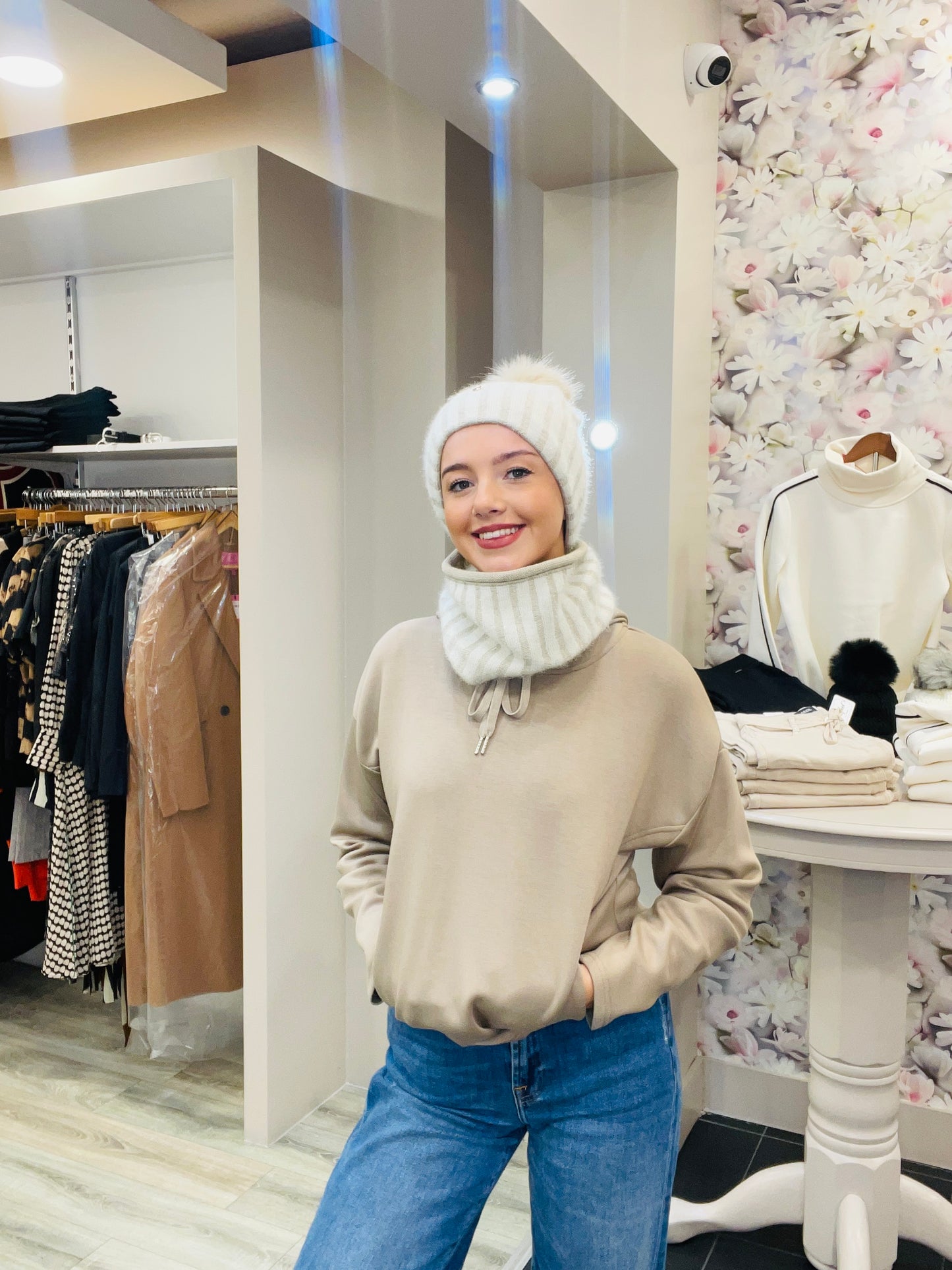 KARINA CREAM HAT SET