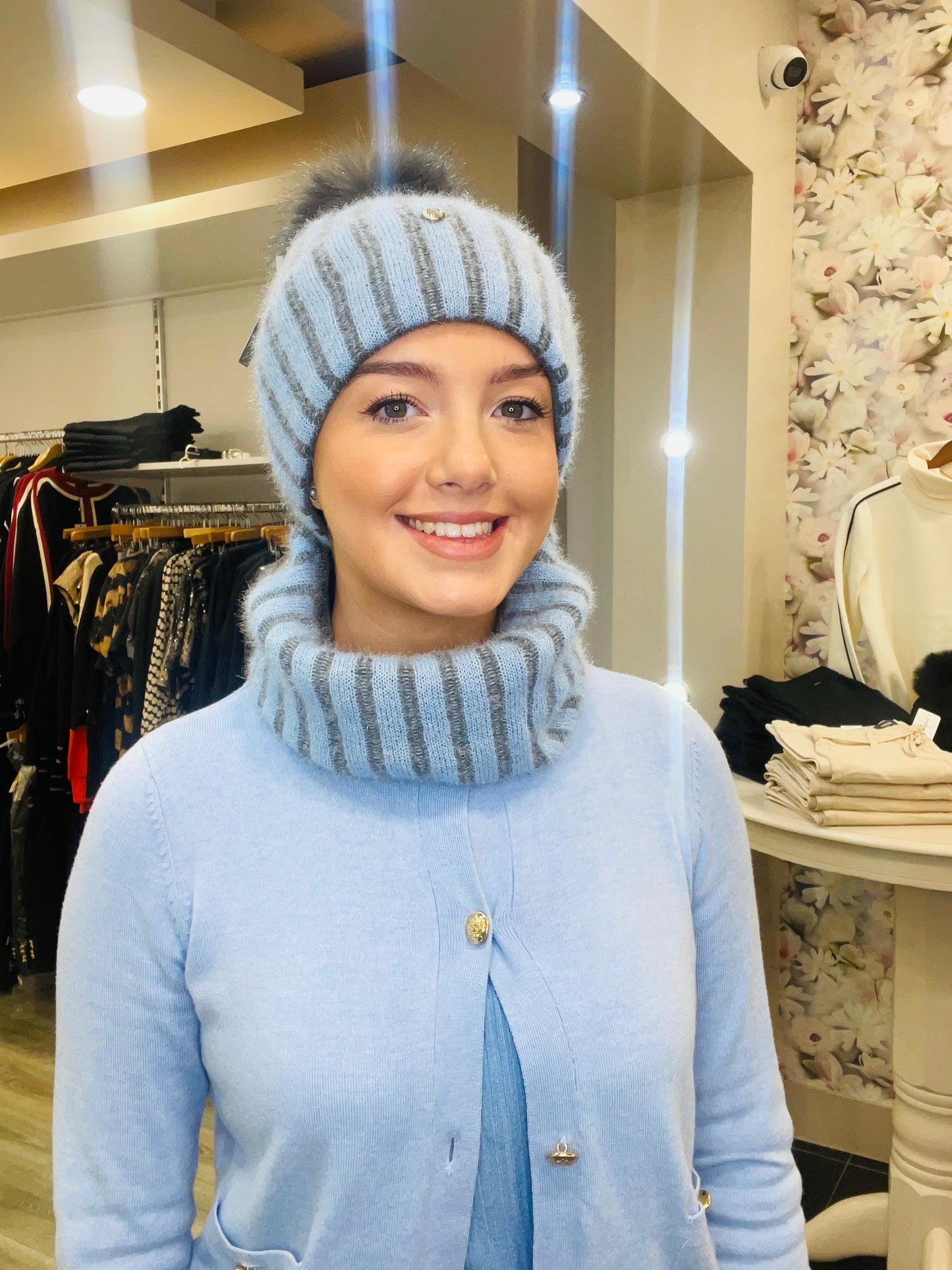 KARINA BLUE HAT SET