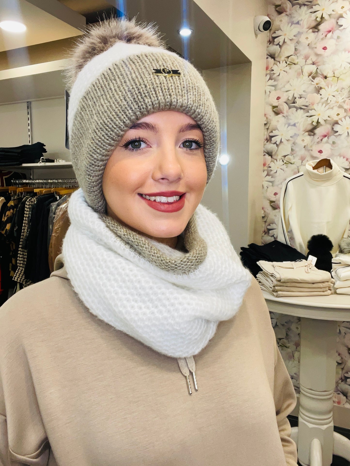 ANDREA CREAM HAT SET