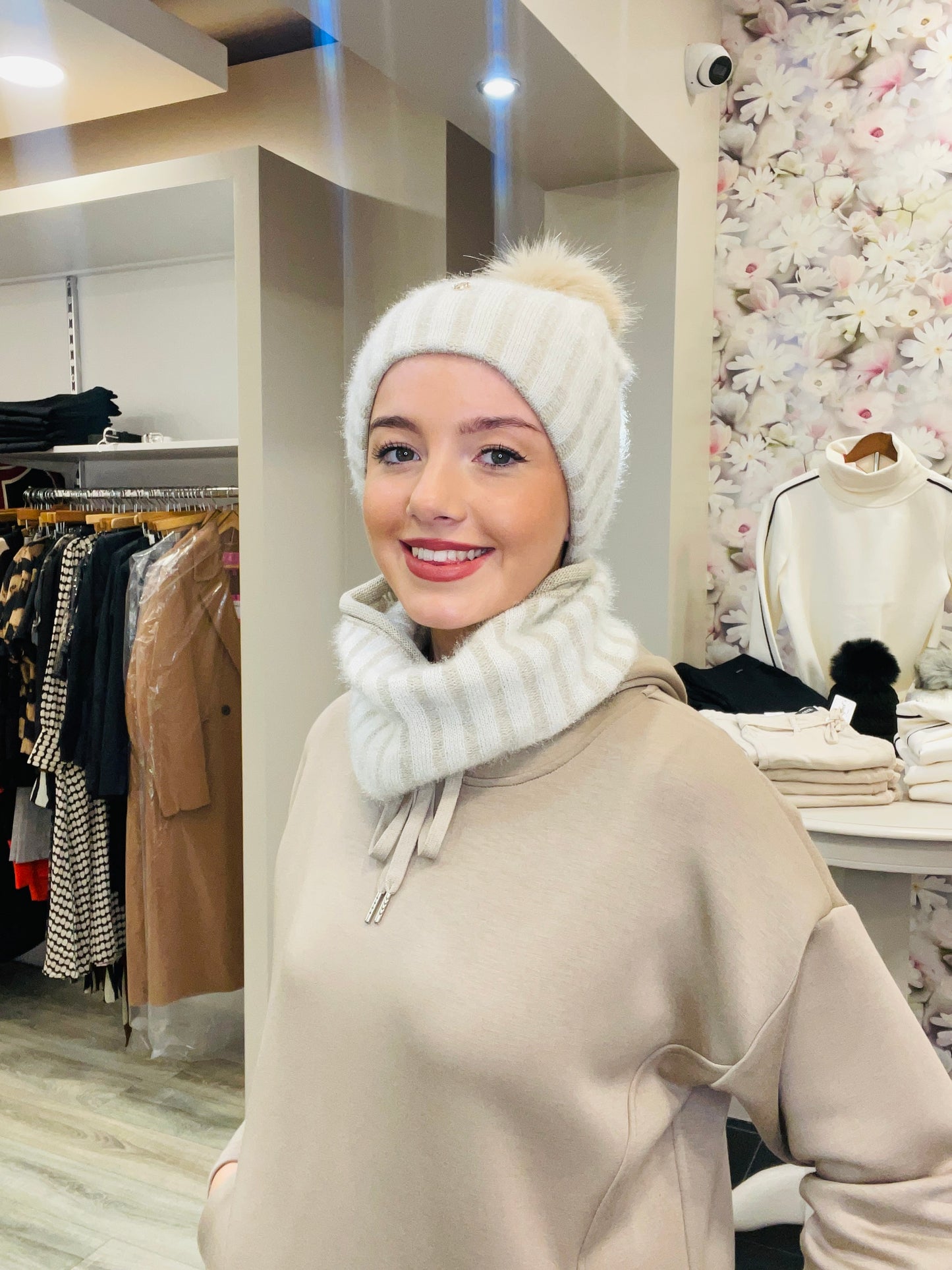 KARINA CREAM HAT SET