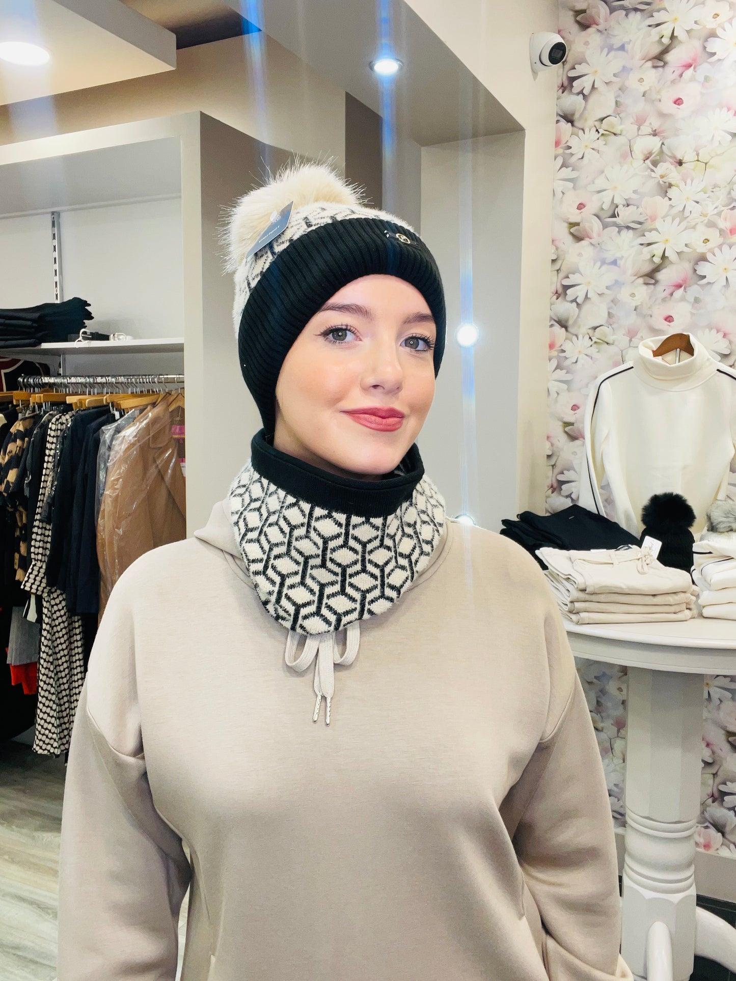 MARIA BEIGE HAT SET