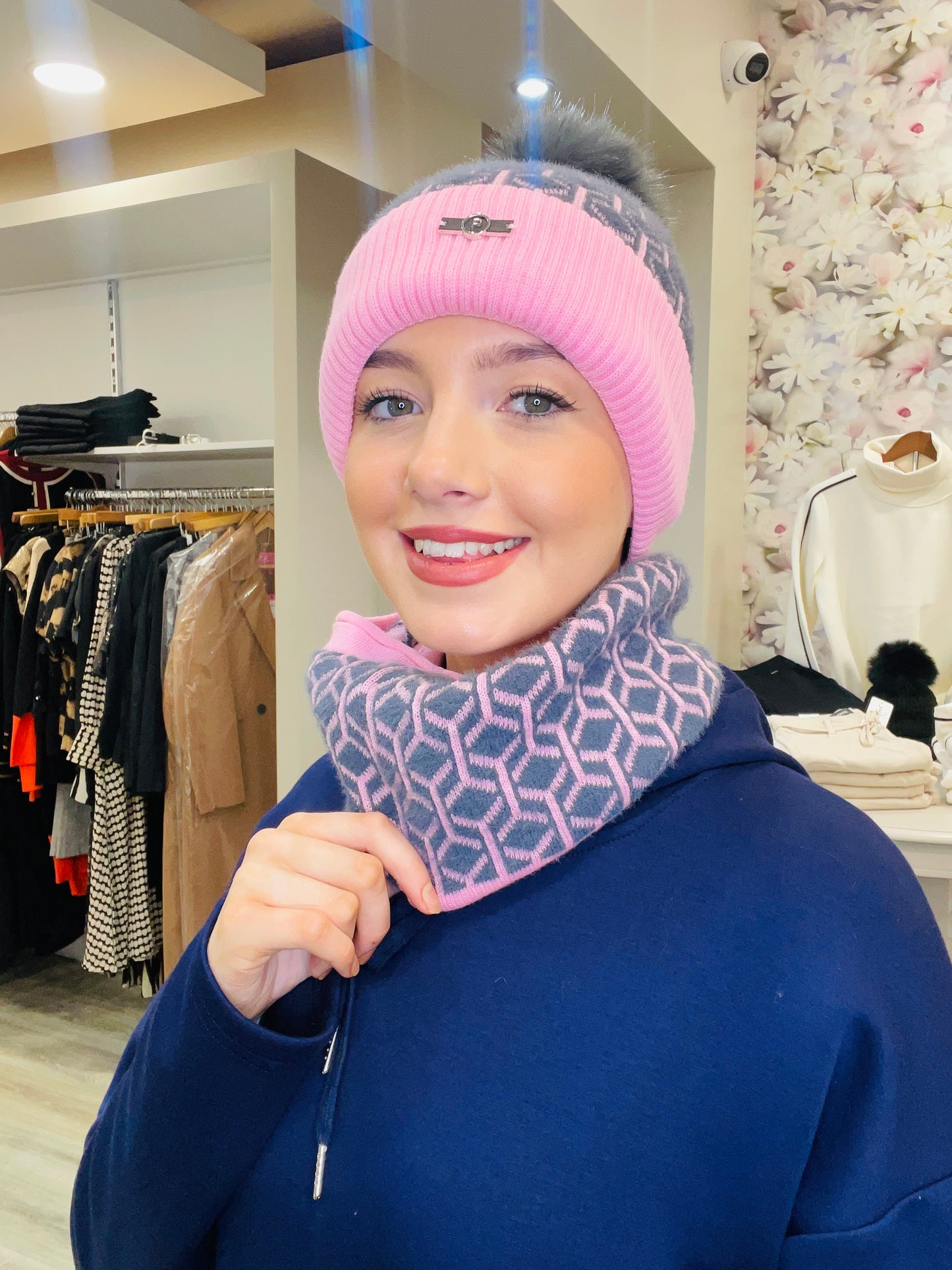 MARIA PINK HAT