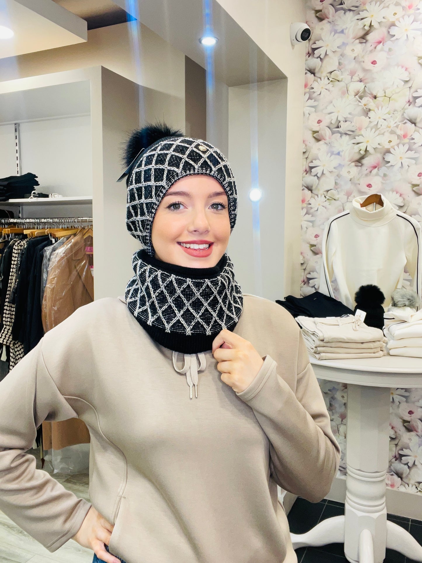JULIA BLACK HAT SET