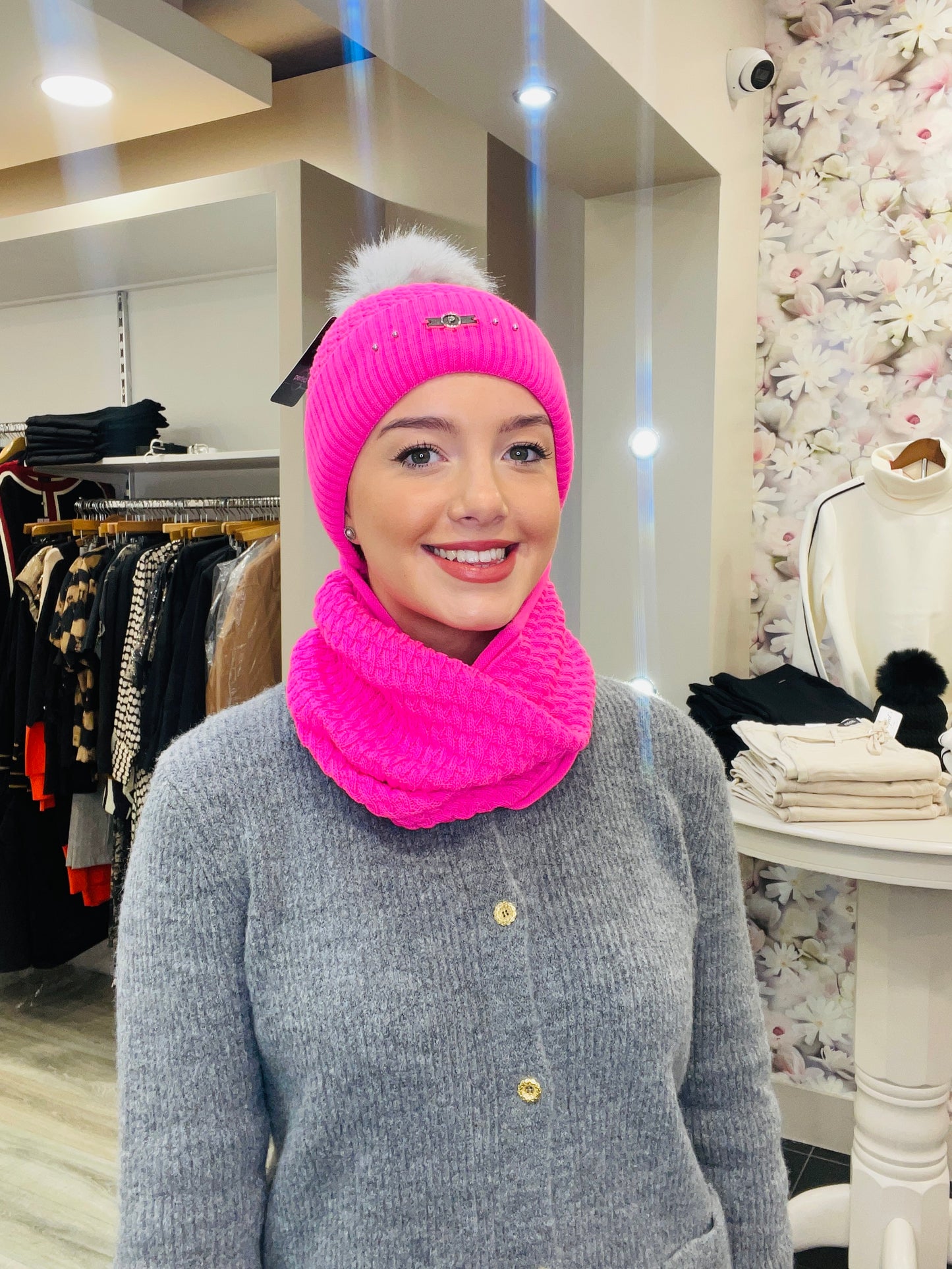 FRANIA BRIGHT PINK HAT SET