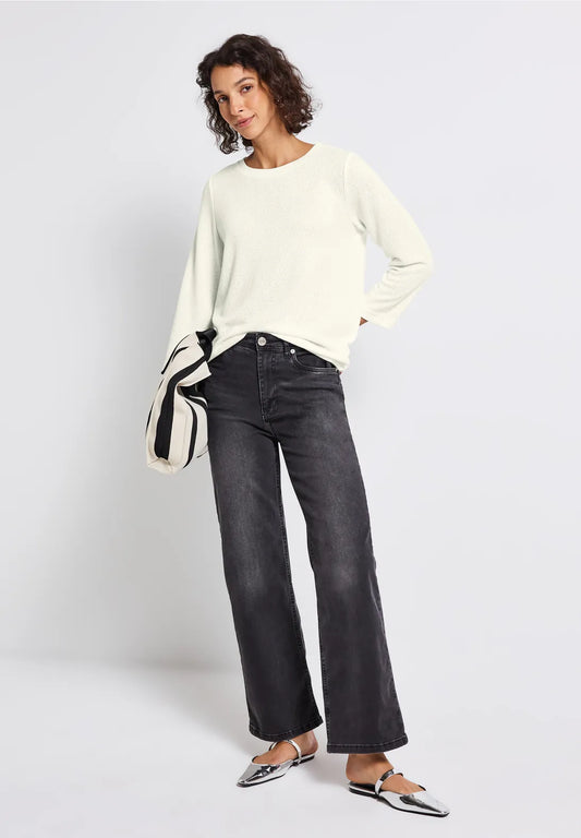 STRICK WHITE TOP