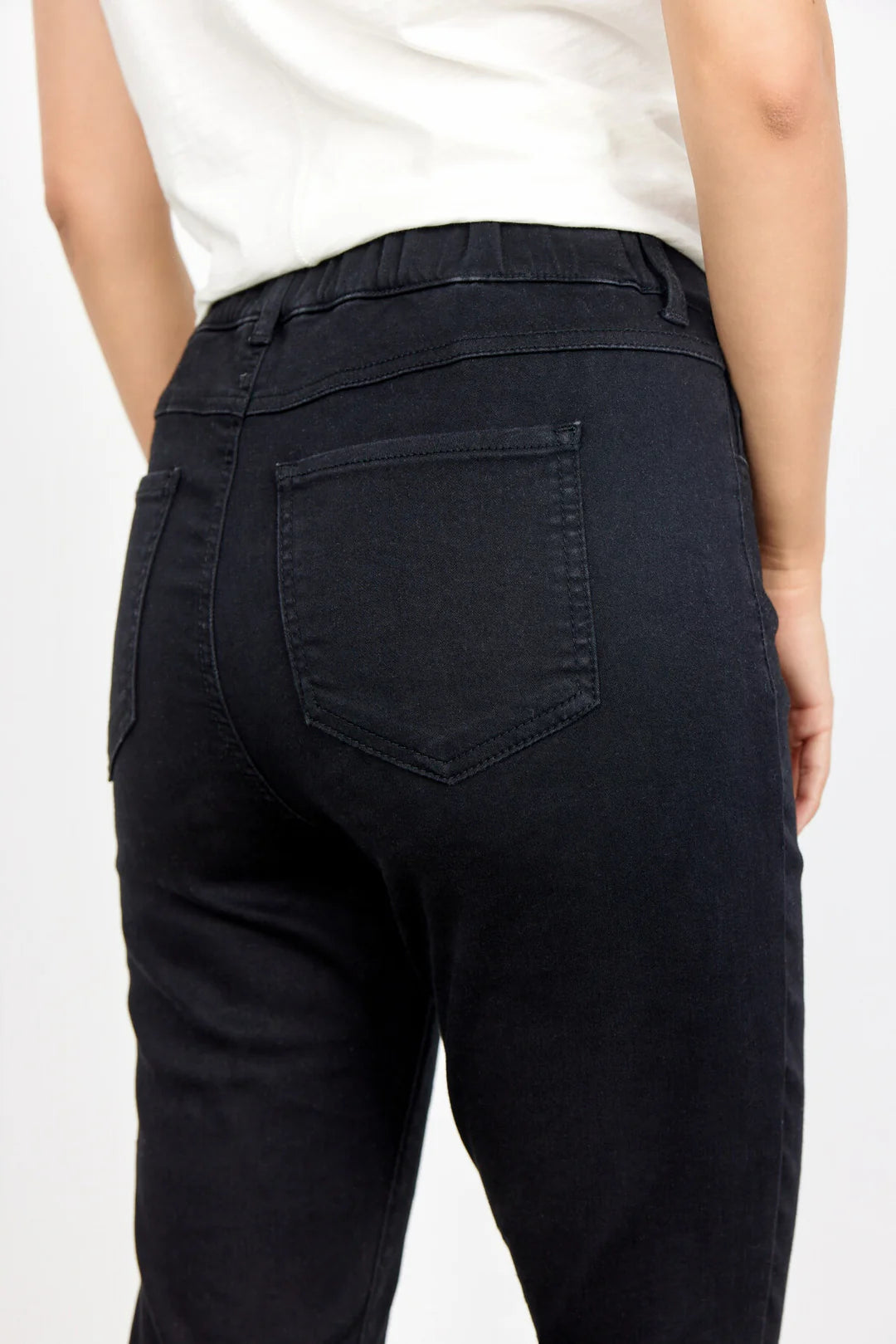 NADIRA BLACK TROUSER