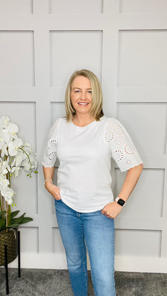 LORAINE WHITE TEE