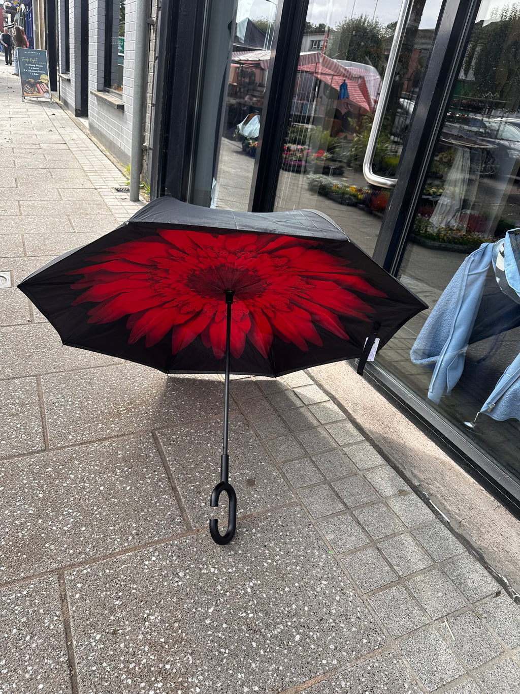 RED FLOWER UMBRELLA