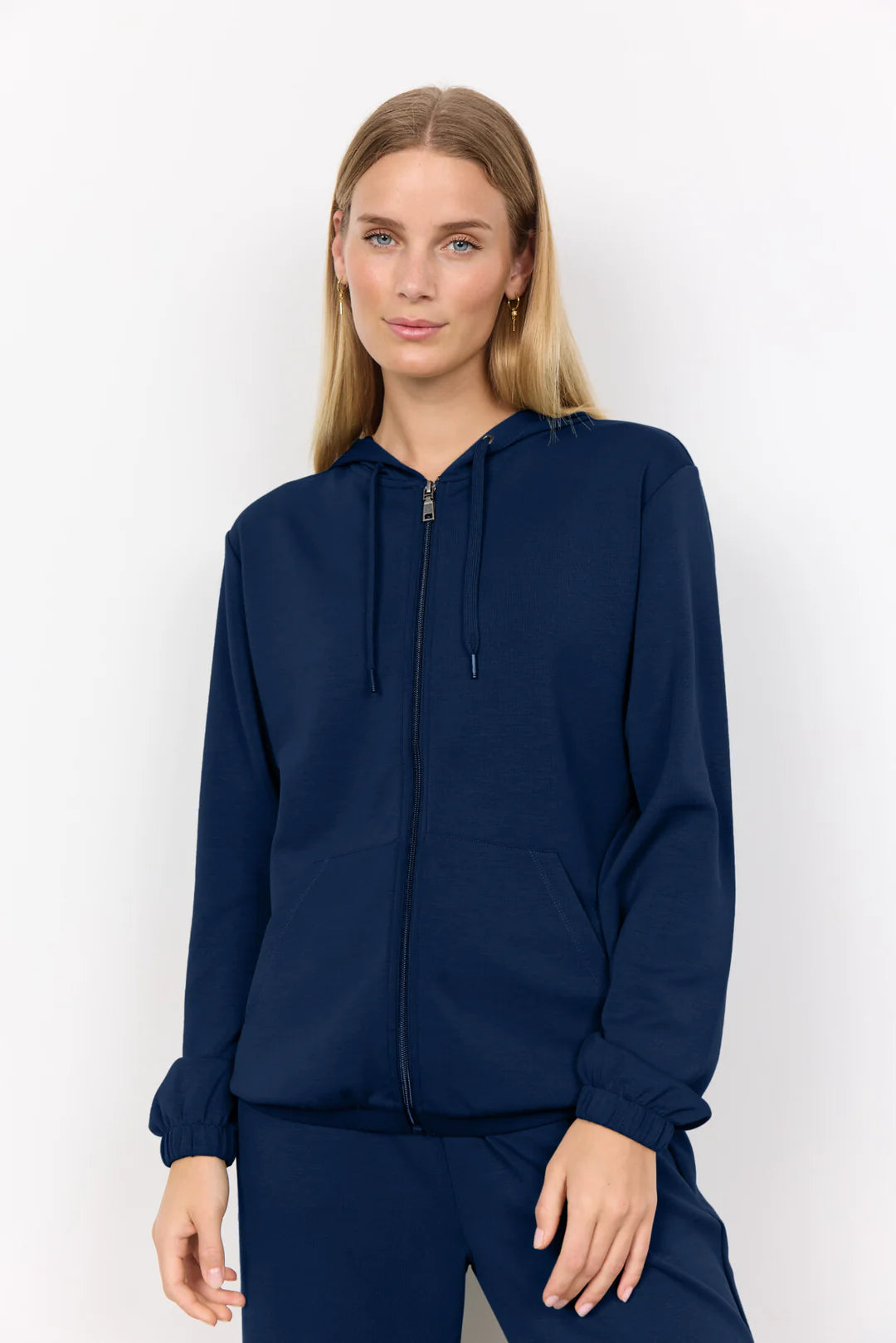 SABRINA NAVY SWEATER