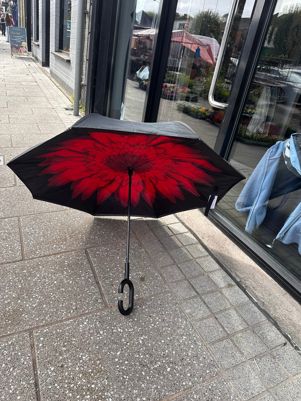RED FLOWER UMBRELLA
