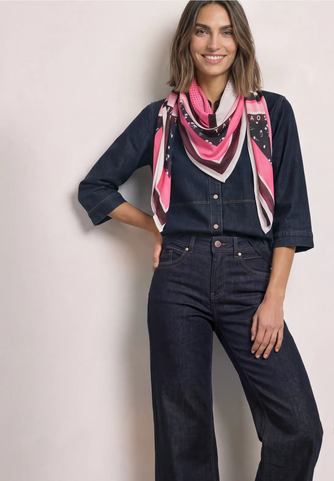 SQUARE SCARF