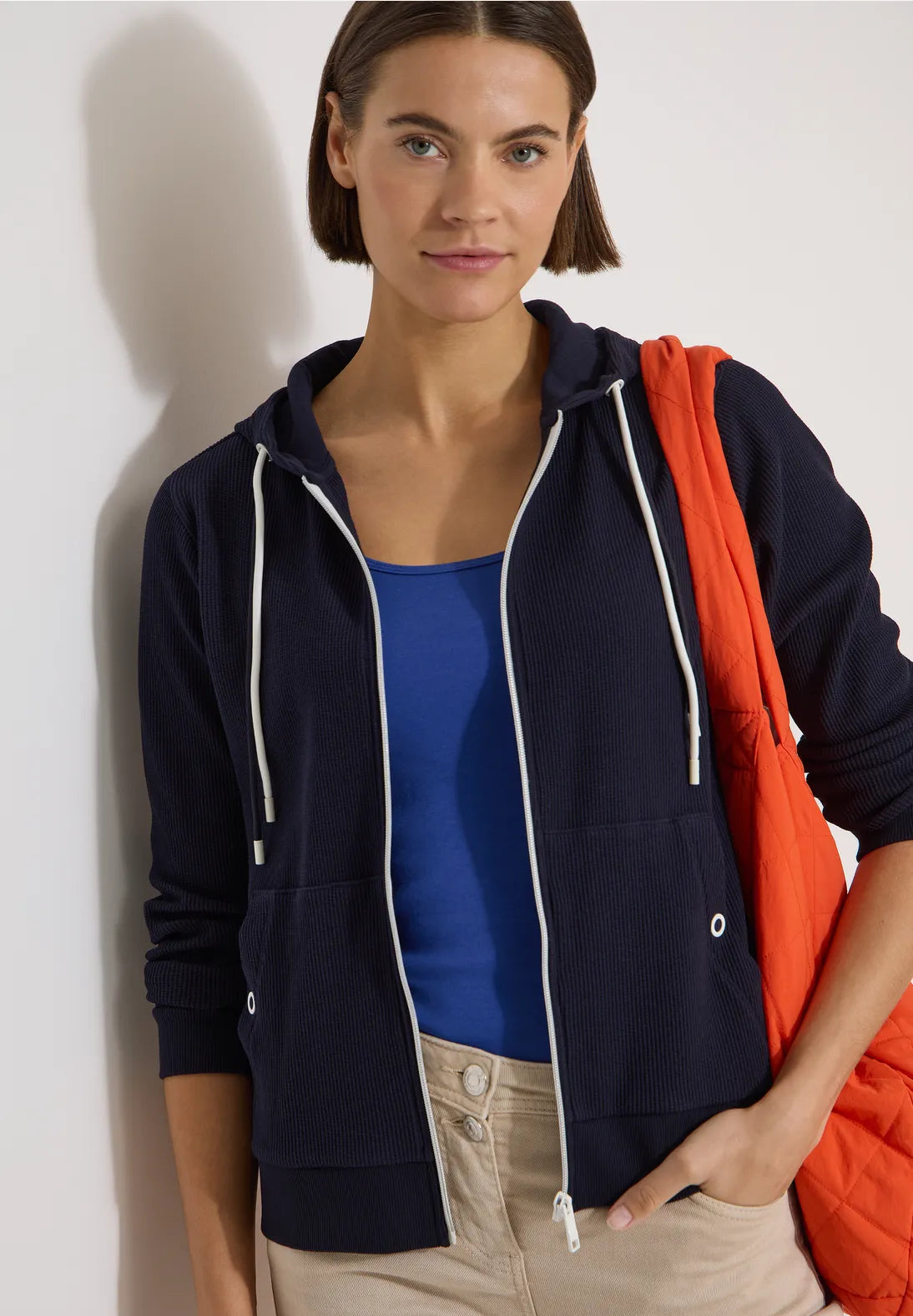 PEARL NAVY HOODIE