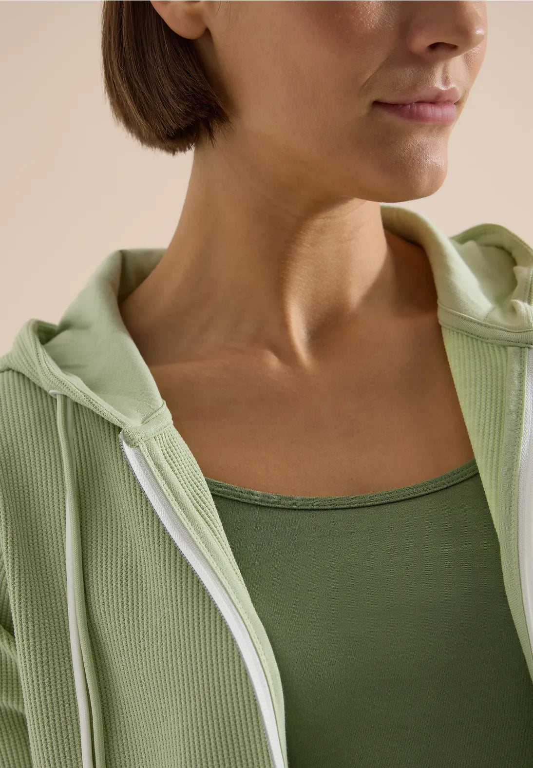 PEARL LIME HOODIE