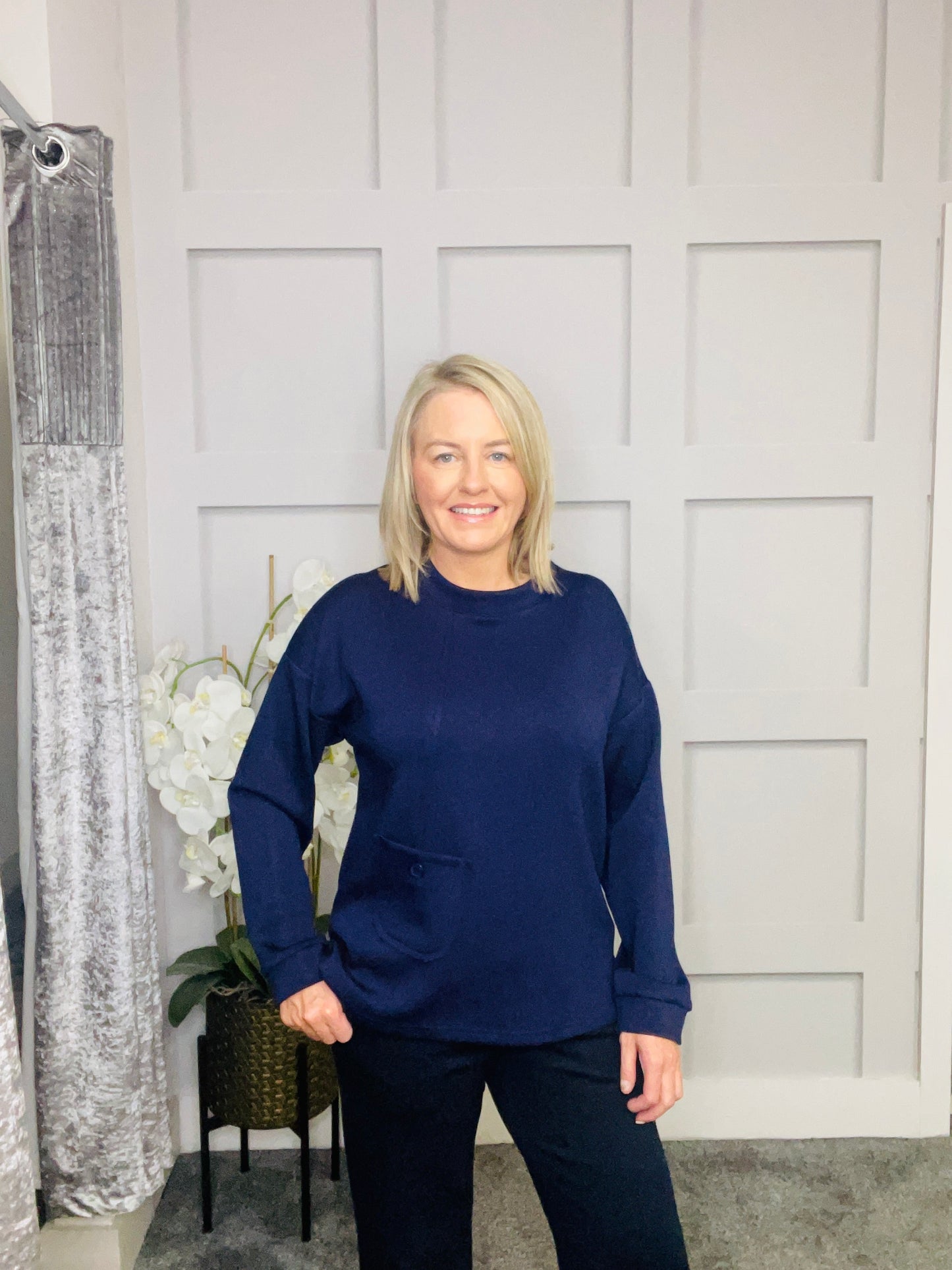 ALIPIA NAVY SWEATER