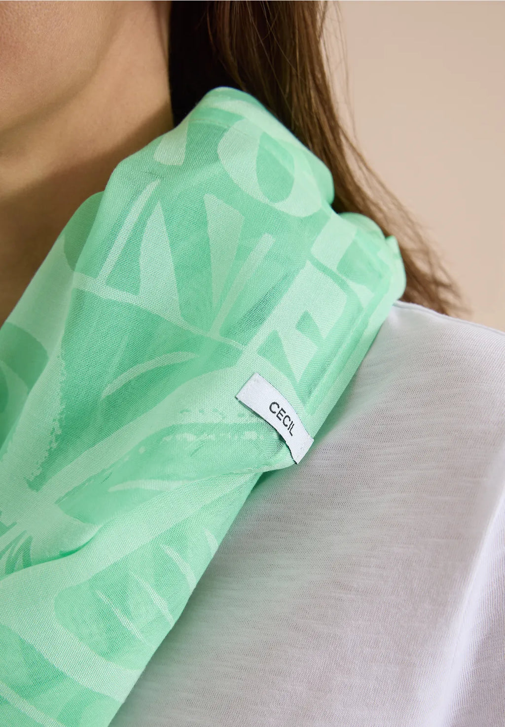 LOOP GREEN SCARF
