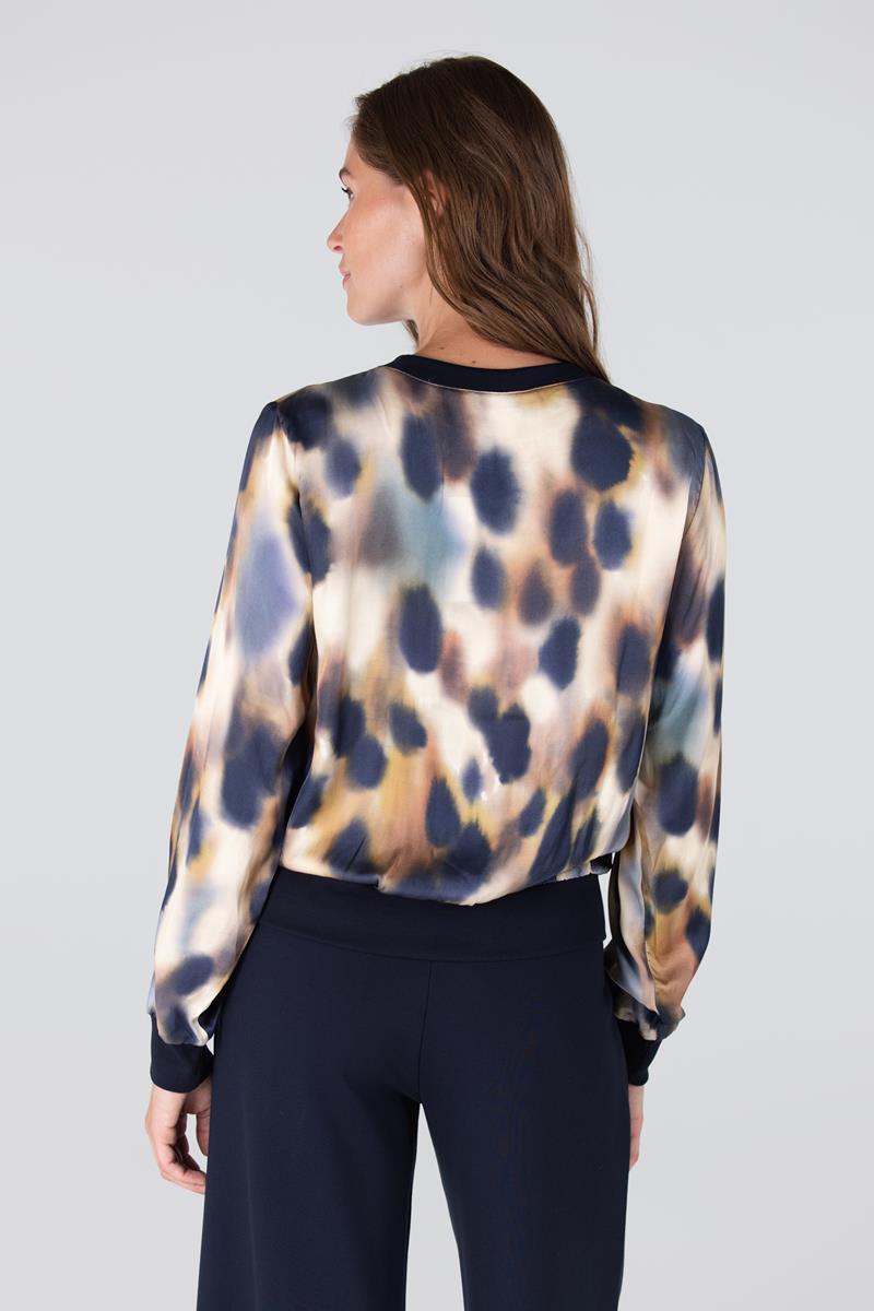 JULIA TOP