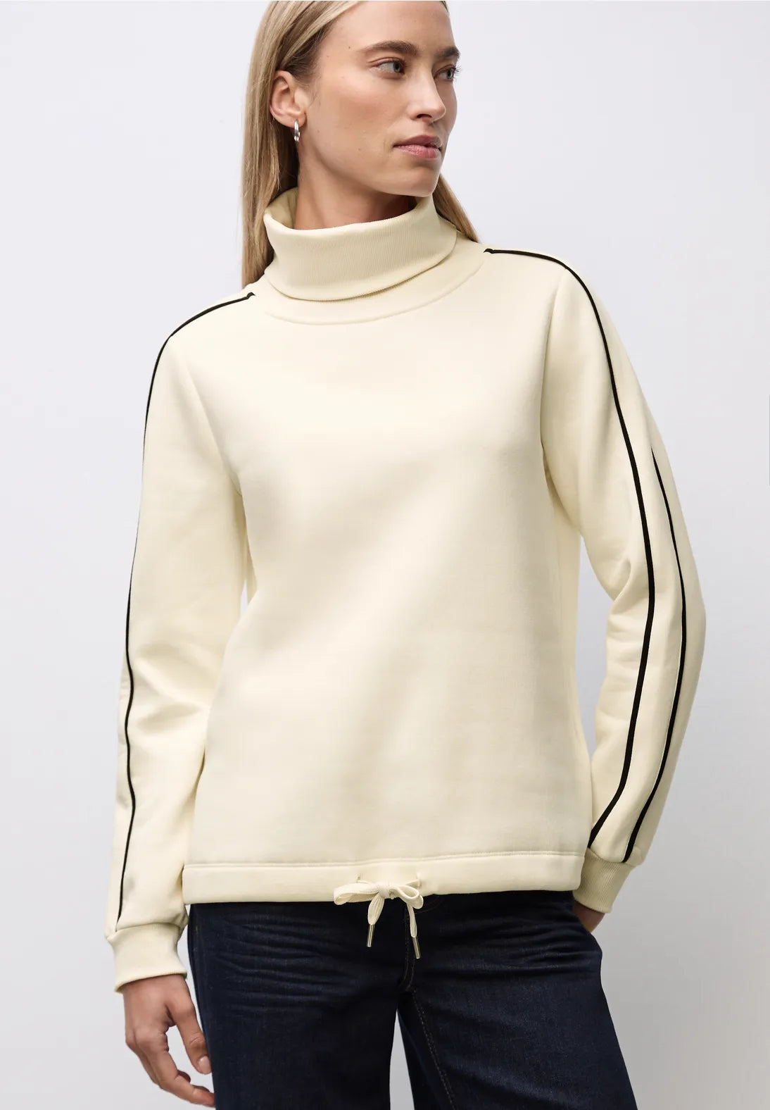 COCO CREAM SWEATER