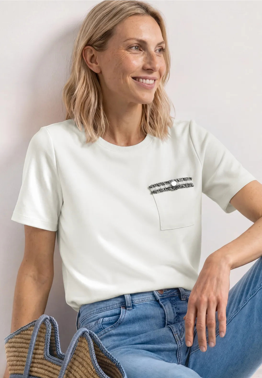 PETRA WHITE TEE