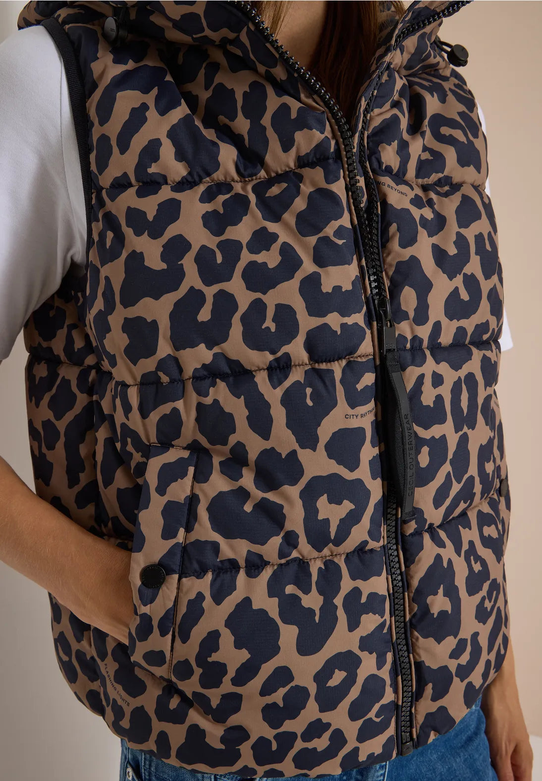 NIAMH CAMEL GILET