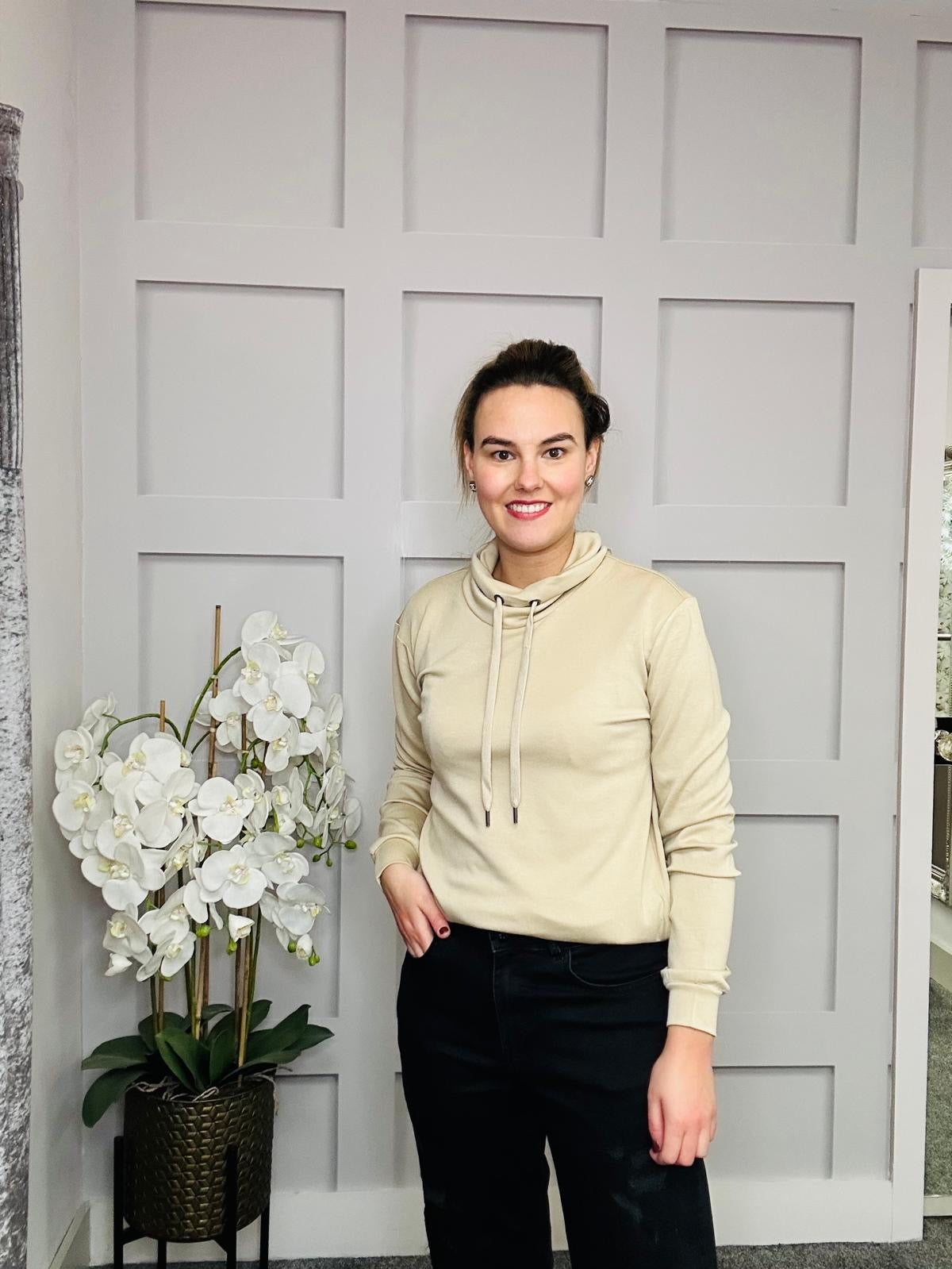 JACKIE BEIGE SWEATER