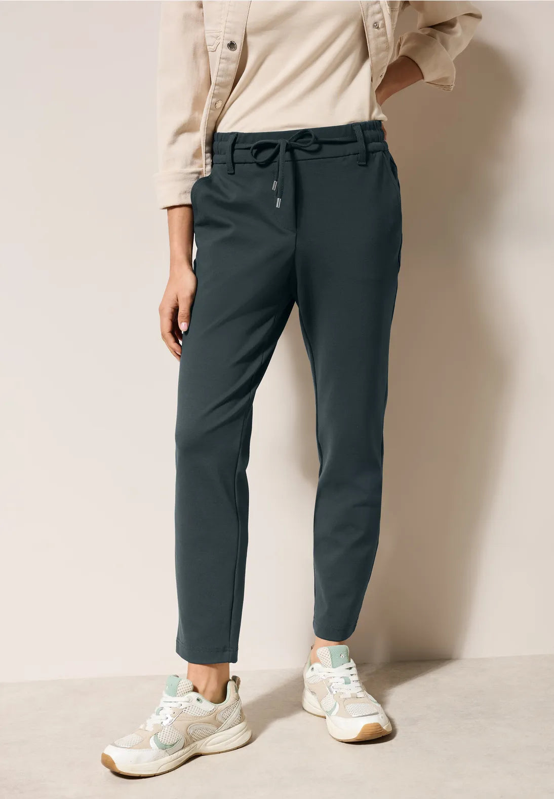 TRACEY JOGGER