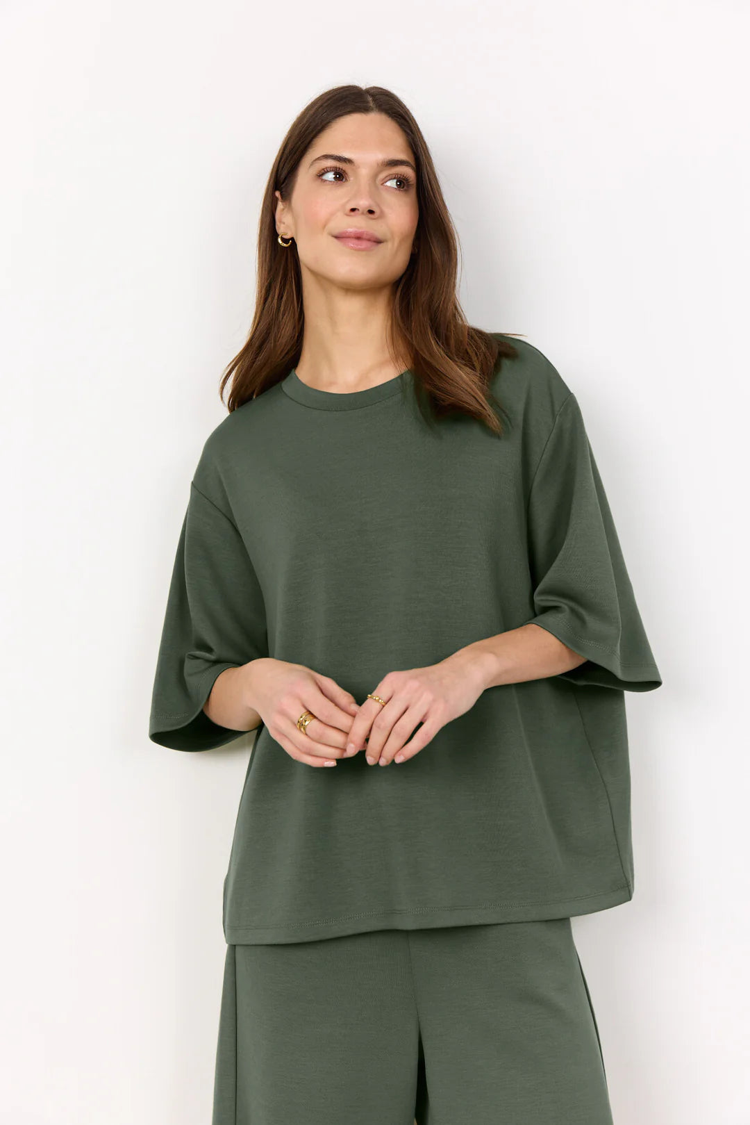 JILL KHAKI TEE