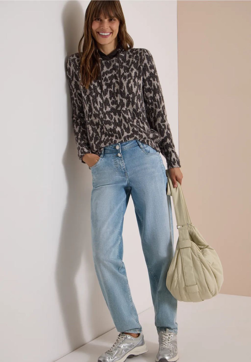 ROSIE BROWN SWEATER