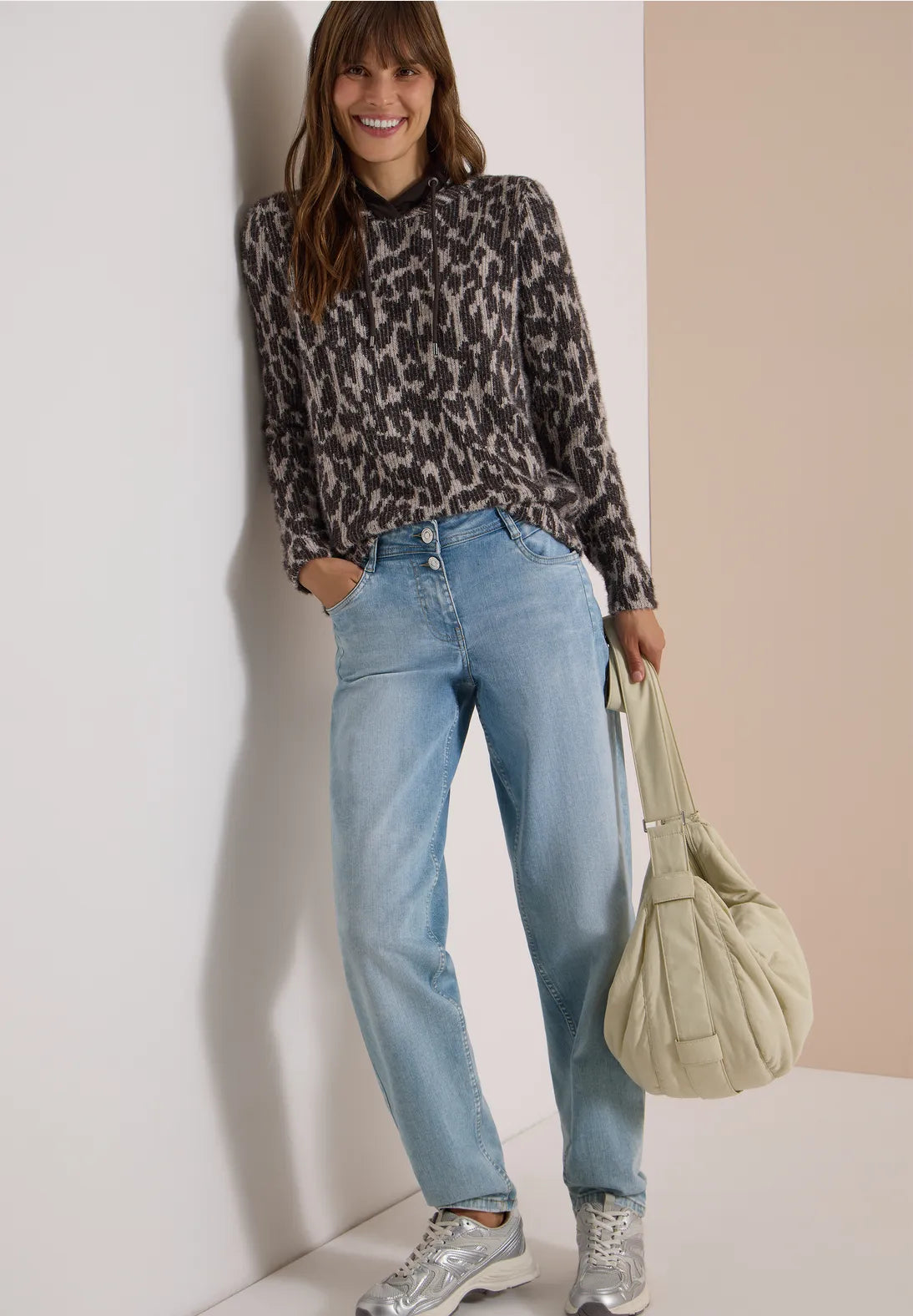 ROSIE BROWN SWEATER
