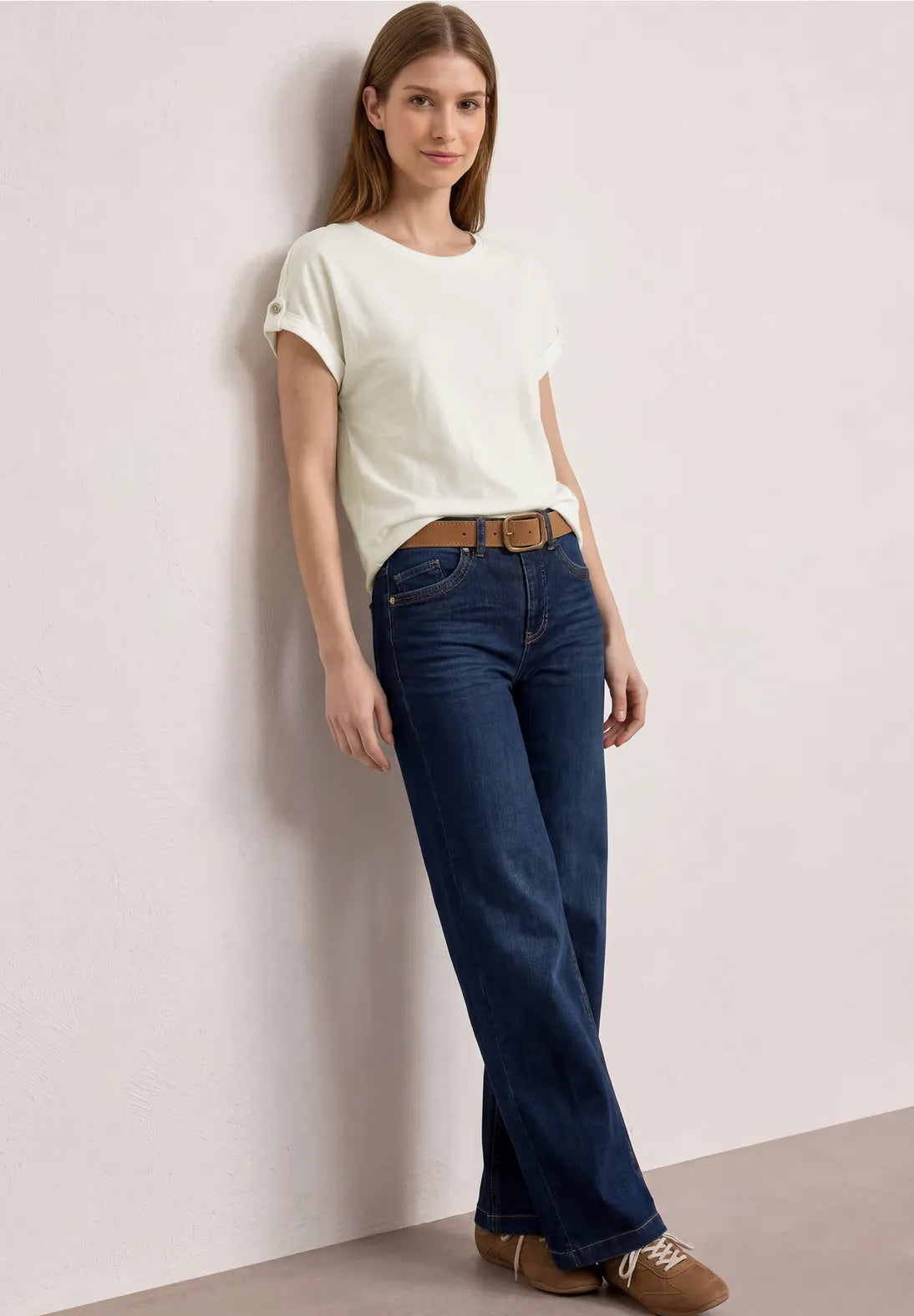 JEN WHITE TEE