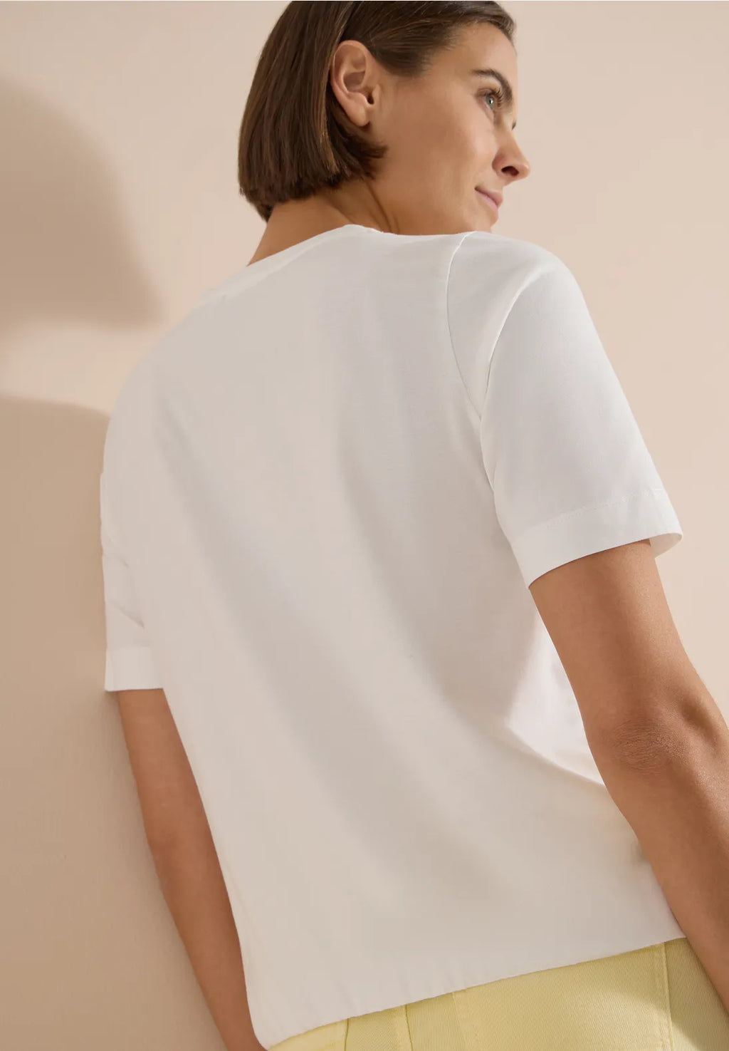 CALLY WHITE T-SHIRT