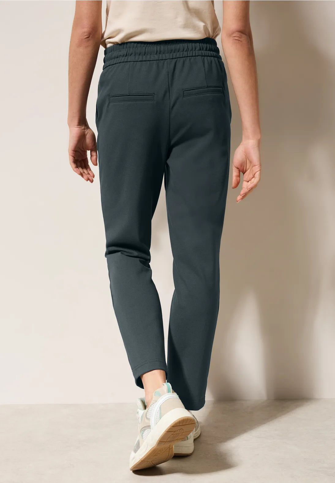 TRACEY JOGGER