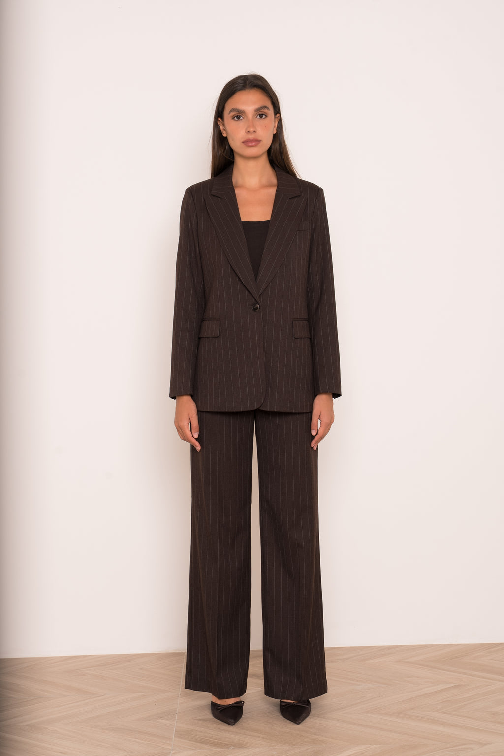 ANNIE BLAZER
