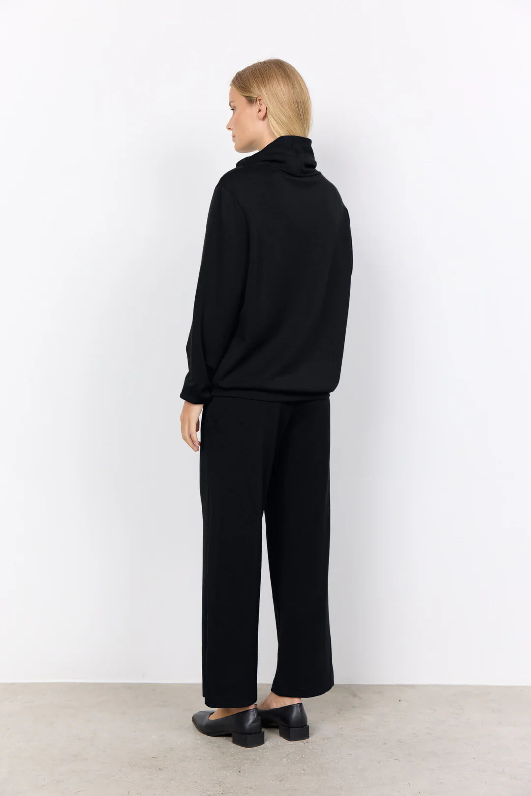 JACKIE BLK SWEATER
