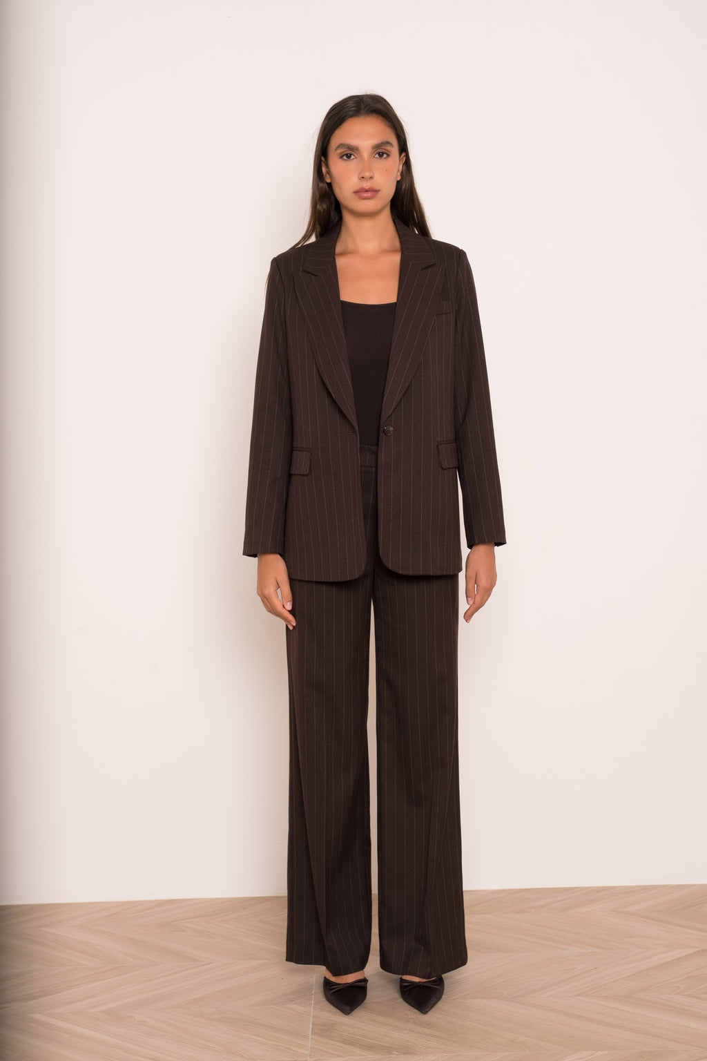 ANNIE BLAZER