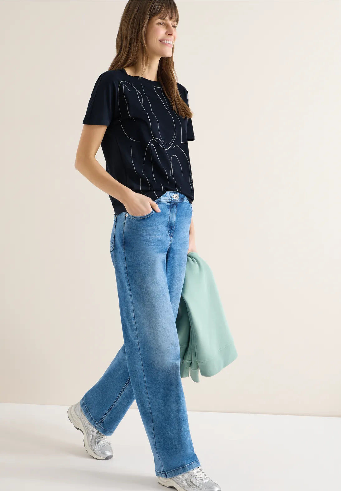 STACEY NAVY TEE